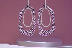18kt. Boucles d'oreilles Chatila en or avec saphirs taillés en rose et diamants taillés en brillant