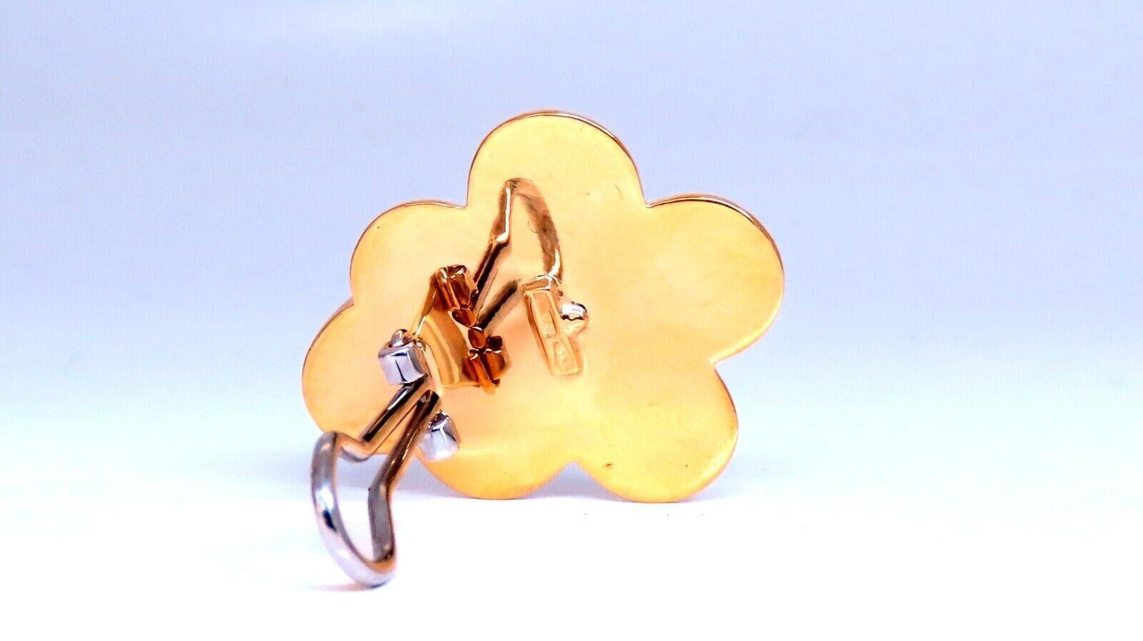 18kt Gold Clip earrings Ladybug On Flower Solid CLip 18kt Gold Postless In New Condition For Sale In New York, NY