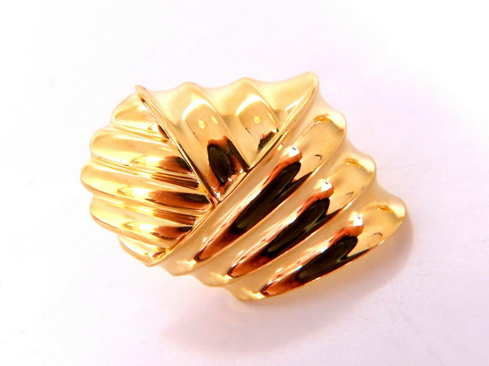Clips d'oreilles en or 18 carats en forme de coquillage classique Neuf - En vente à New York, NY