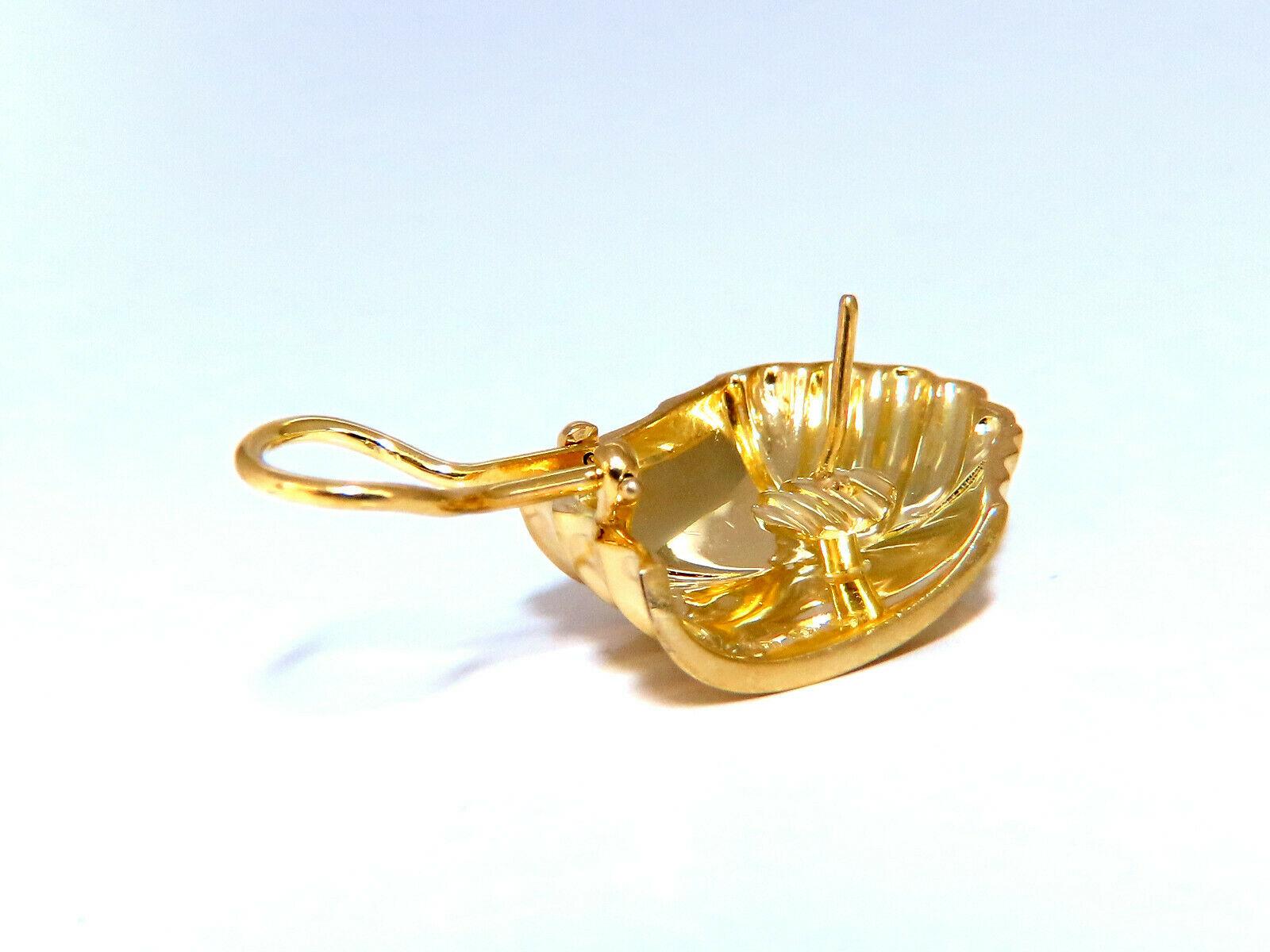 Clips d'oreilles en or 18 carats en forme de coquillage classique en vente 4