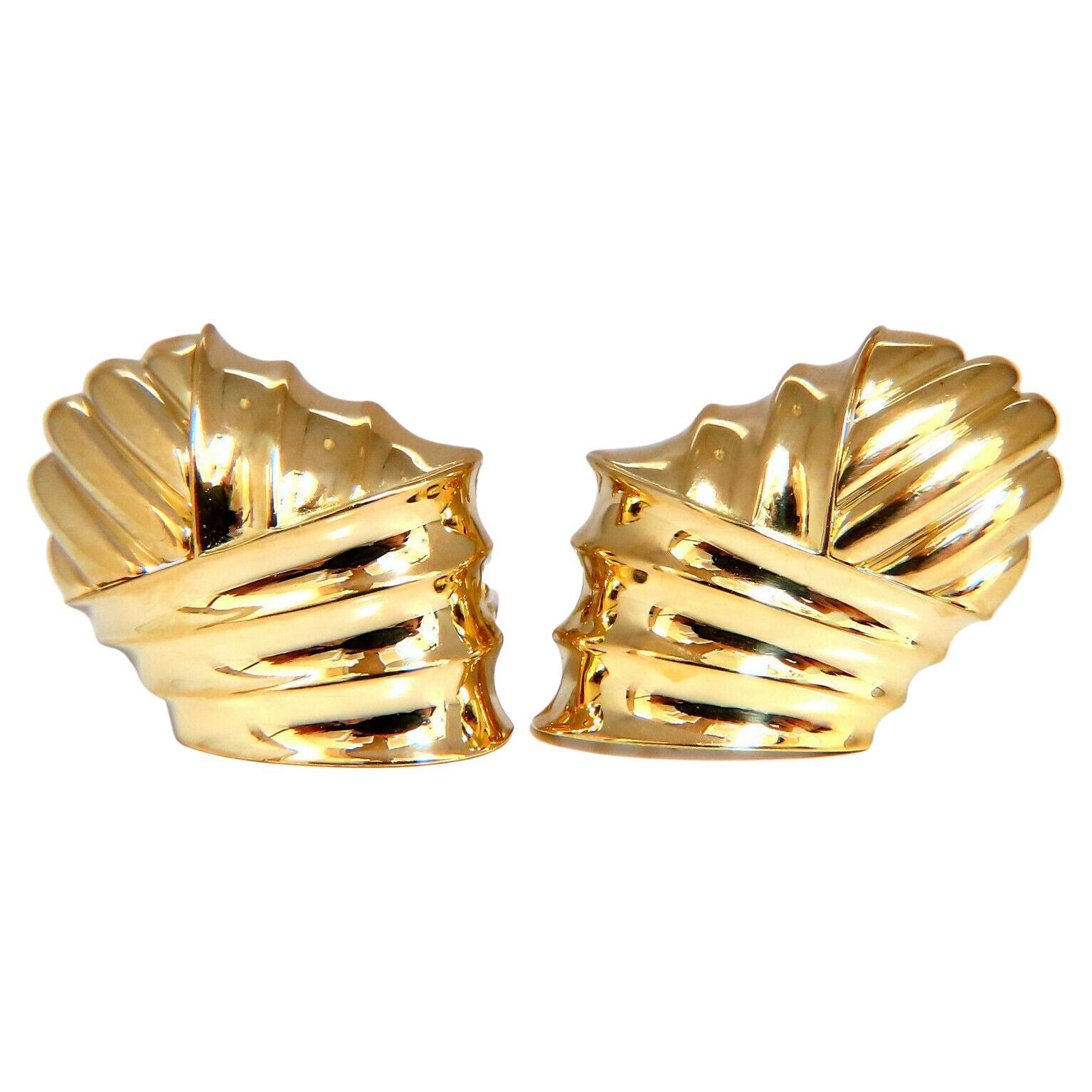 18kt Gold Clip Earrings Shell Classic For Sale