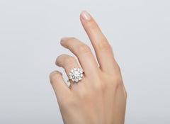 18kt Gold Cluster Diamond Ring with 1.06 Cts in Fancy Light Yellow Diamond