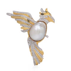 18KT Gold Cockatoo Brooch with South Sea Pearl and Diamonds