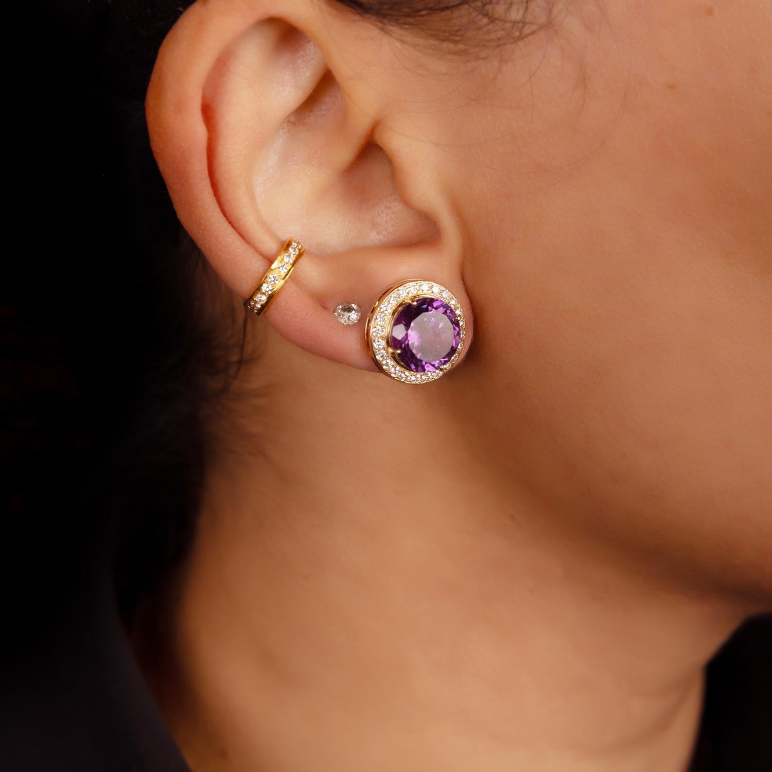 Boucles d'oreilles en or 18kt Corindon et diamant Neuf - En vente à London, W1U 2JG