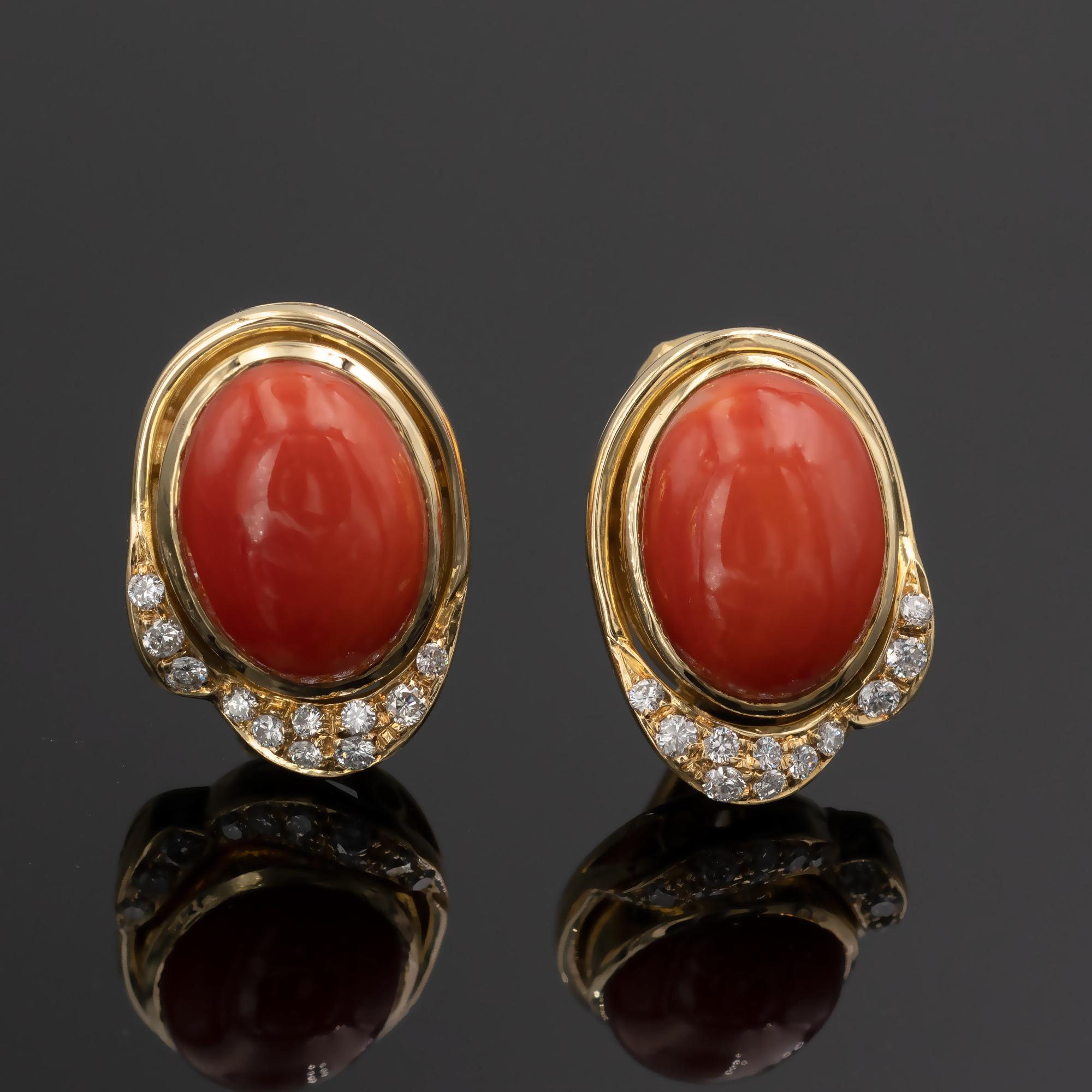 18 Kt yellow gold Coral and diamonds clip-on earrings measuring 2.25 x 1.6 cm. Excellent make, solid 18kt gold, high quality gemstones give these earrings a very nice high end feel. 