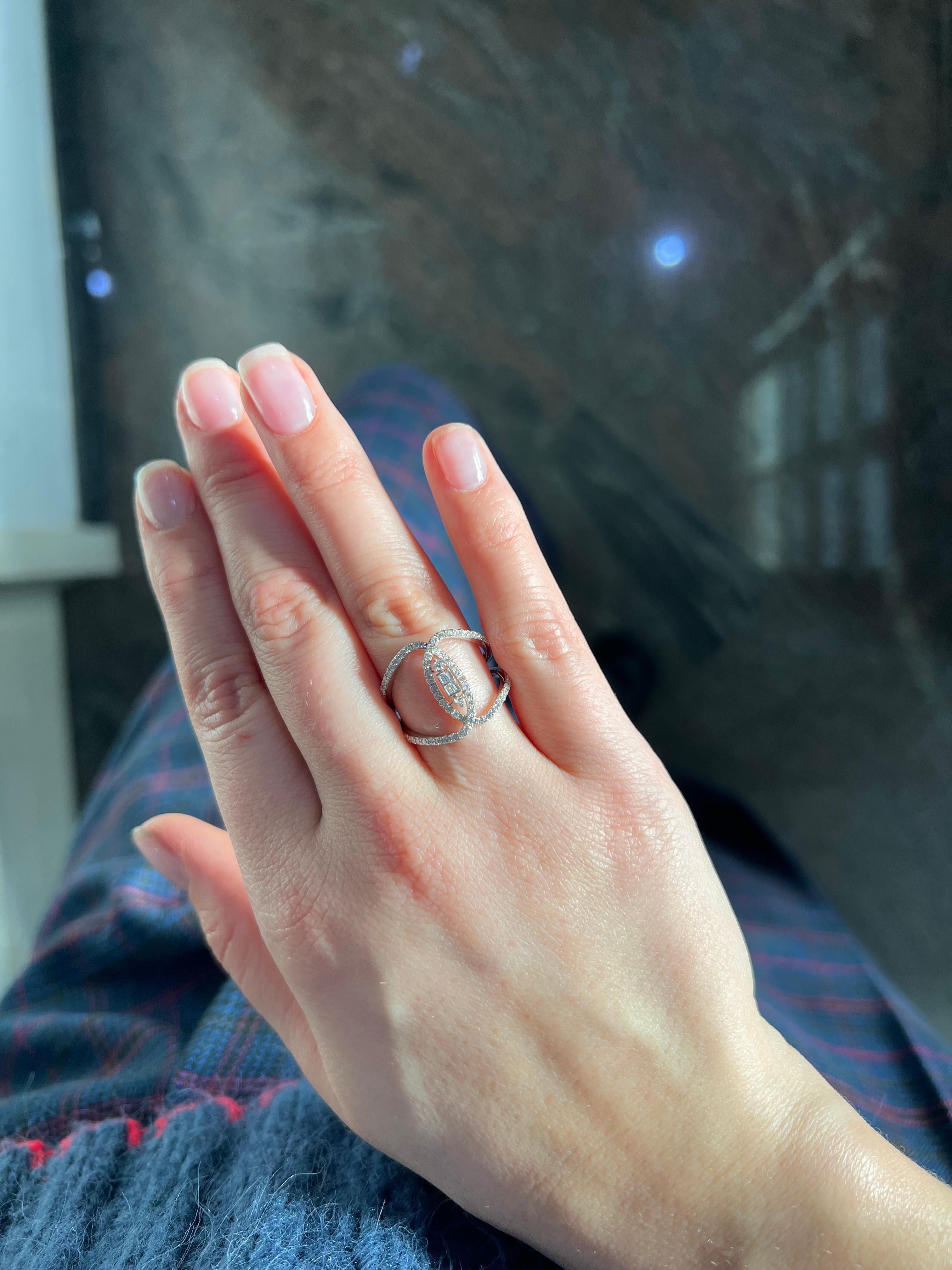 Diamantes Naturales 0,58 ct Anillo de Cóctel de Aniversario Moderno de Diamantes en Oro de 18 KT en venta 6