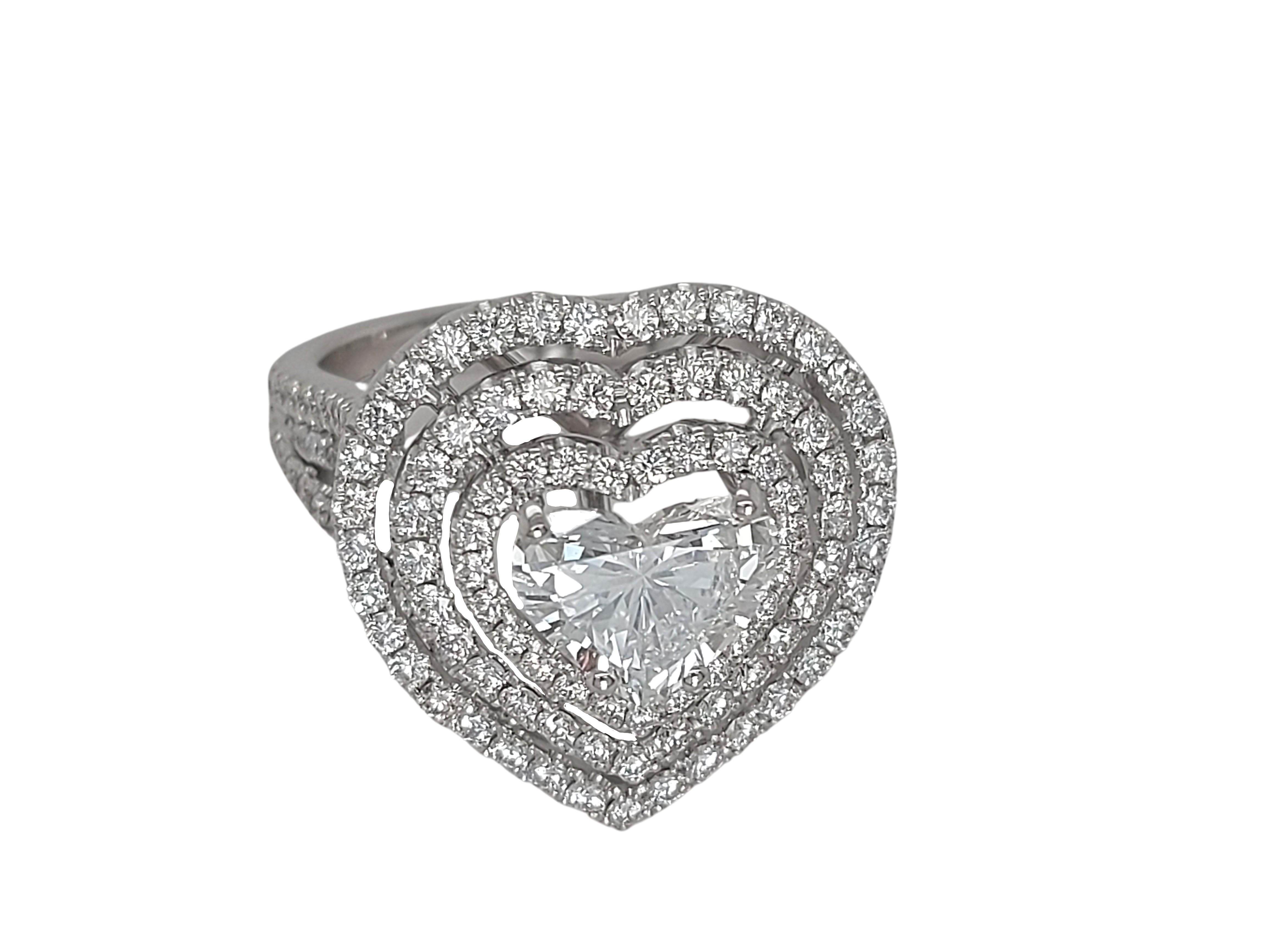 Heart Cut 18kt Gold Diamond Ring 1.50 Ct Heart Shaped Diamond & Brilliant Cut Diamonds For Sale