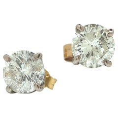 18KT Gold Diamond Stud Earrings 2.60ct Total
