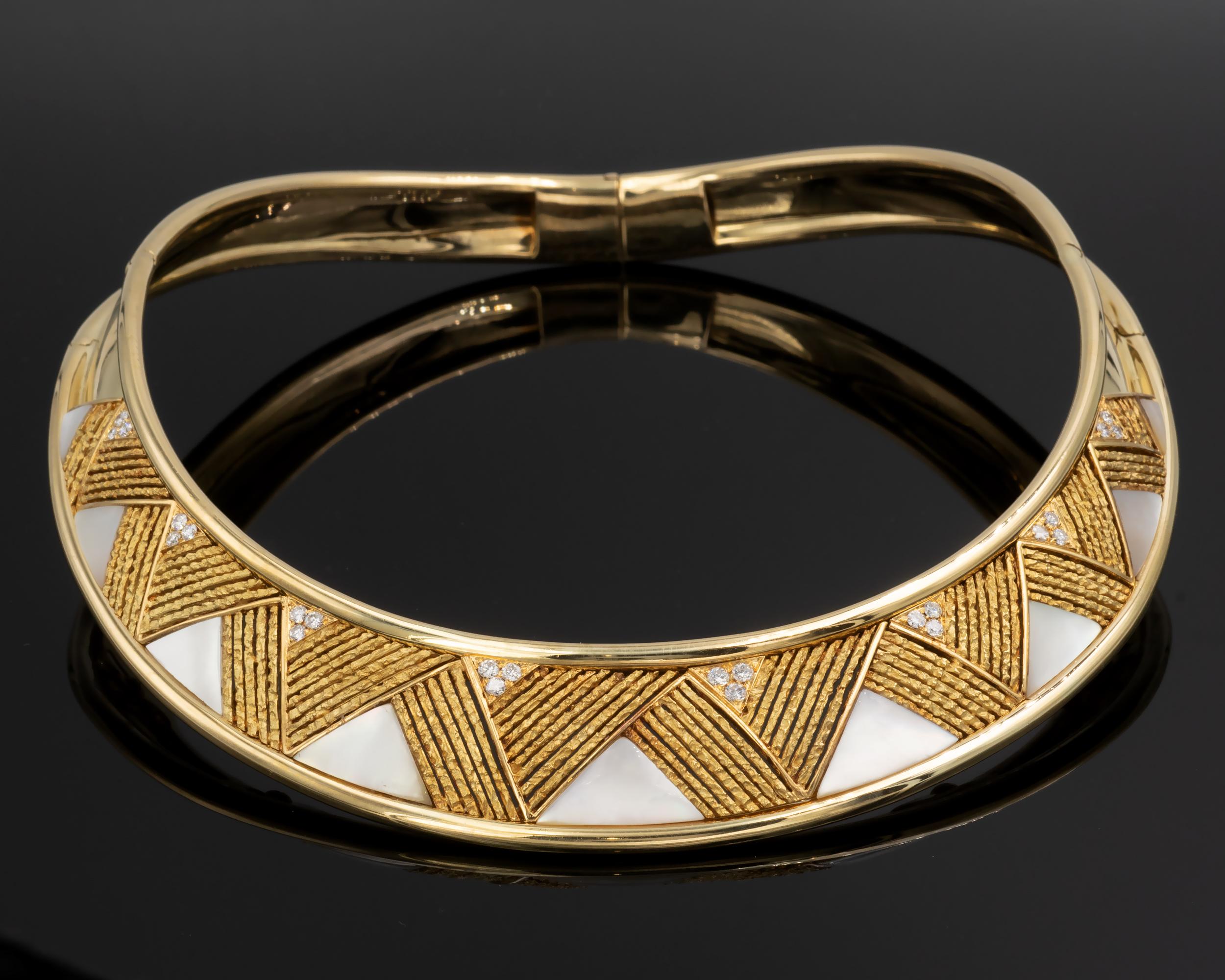 Chocker-Halskette aus 18 Karat Gold mit Diamanten und Perlmutt (Brillantschliff) im Angebot
