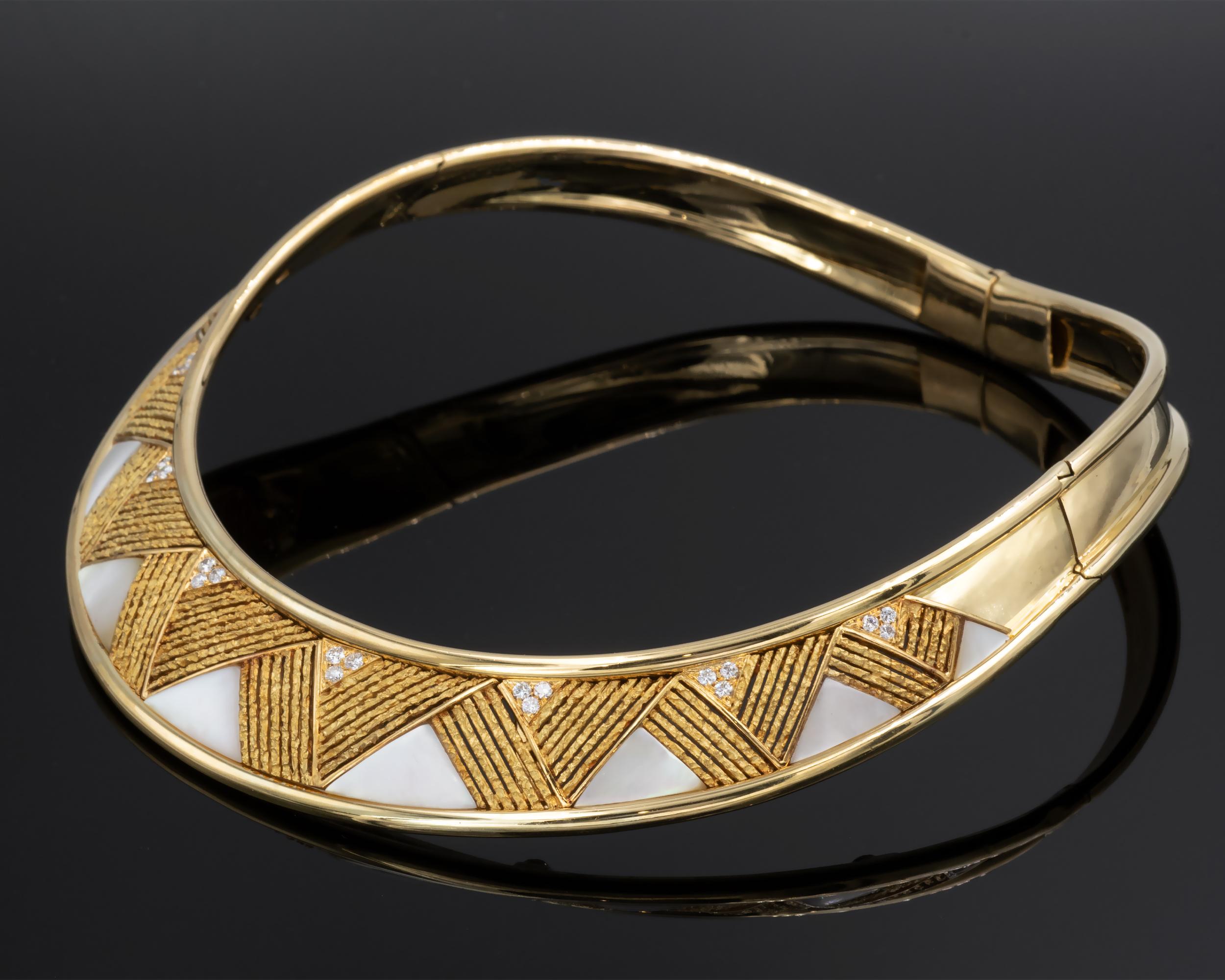 Chocker-Halskette aus 18 Karat Gold mit Diamanten und Perlmutt im Zustand „Neu“ im Angebot in Monte Carlo, MC