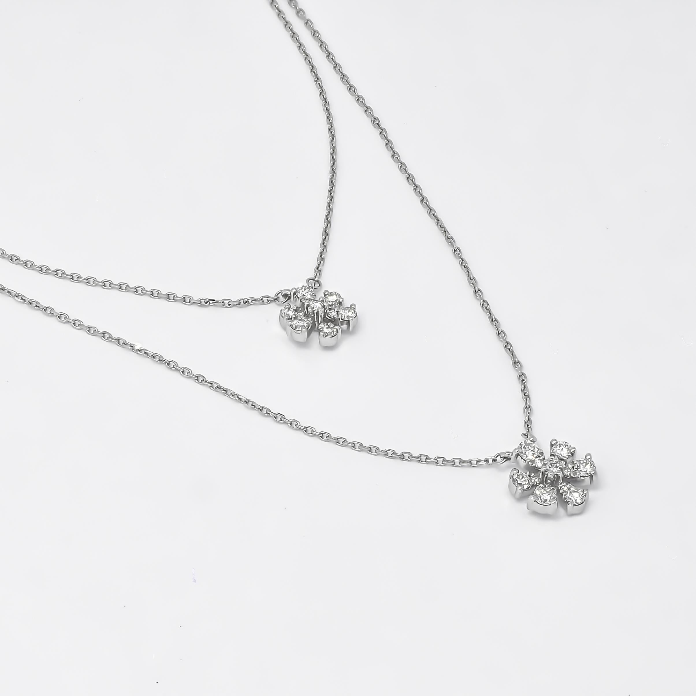 18KT Gold Diamonds Double Flower Double Layer Chain Pendant Necklace N078016 In New Condition For Sale In Antwerpen, BE