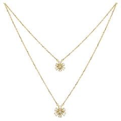 Halskette mit Blumenanhänger, natürlicher Diamant 0,46 Karat 18 Karat Gelbgold