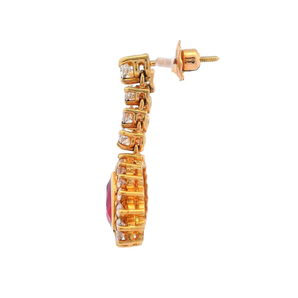 18kt Gold Drop Earrings with 5.40 CTW in Diamonds and Rubies In Excellent Condition For Sale In Aventura, FL