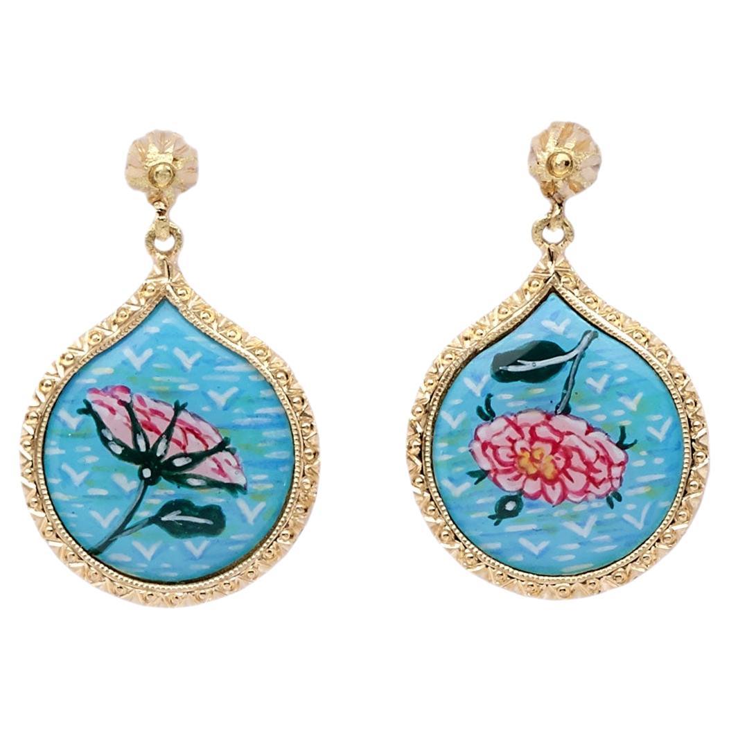 18kt gold drop-shaped earrings engraved painted in miniature and enamelled by us For Sale