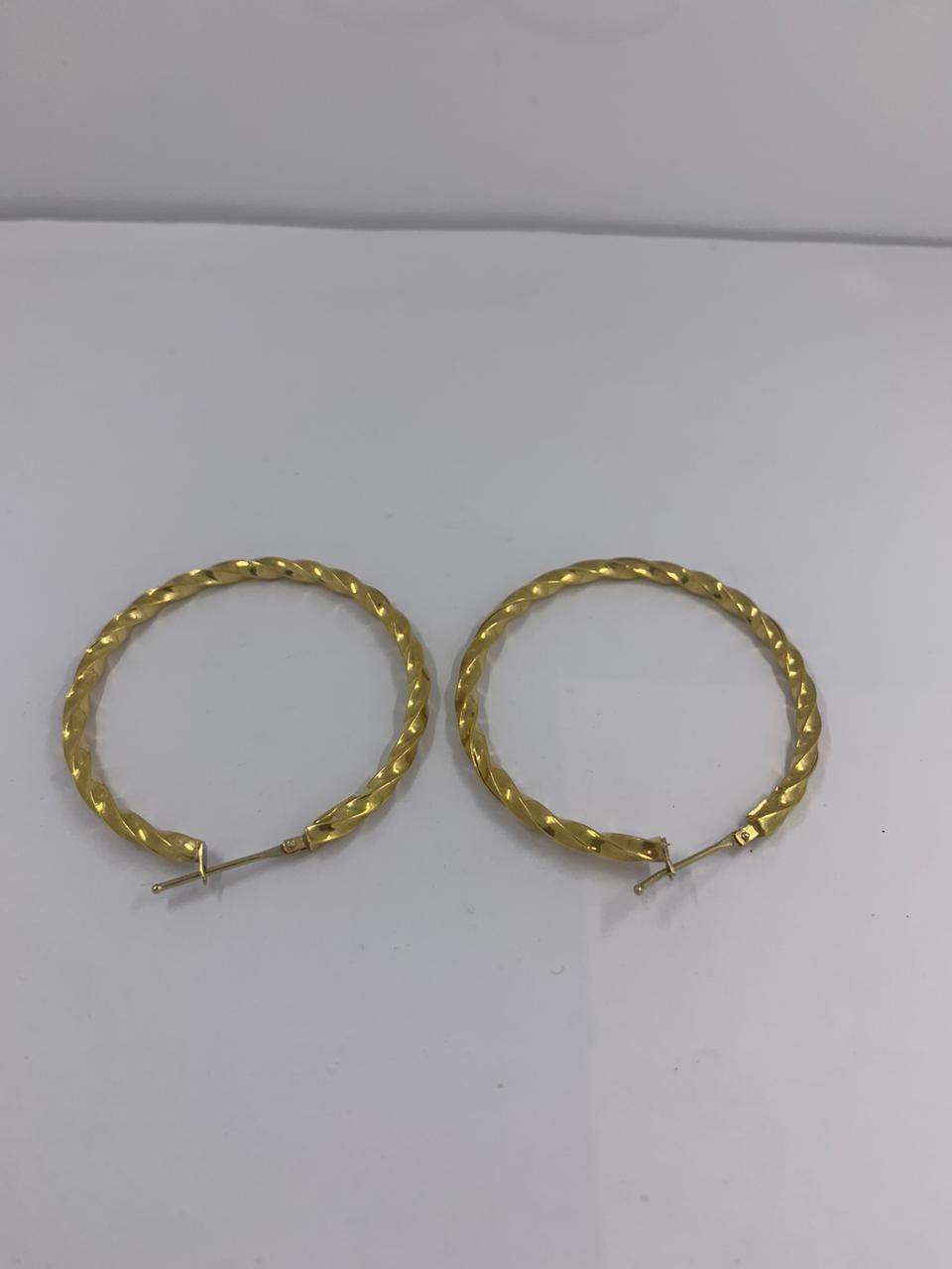 18 Karat Gold Earrings In New Condition For Sale In Wilmington, DE