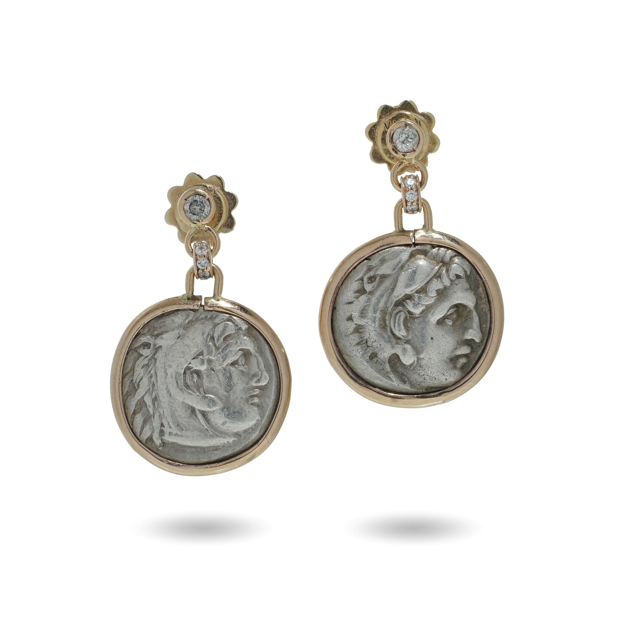 18kt gold earrings with Roman silver coin featuring Alexander the Great In Good Condition For Sale In Braintree, GB