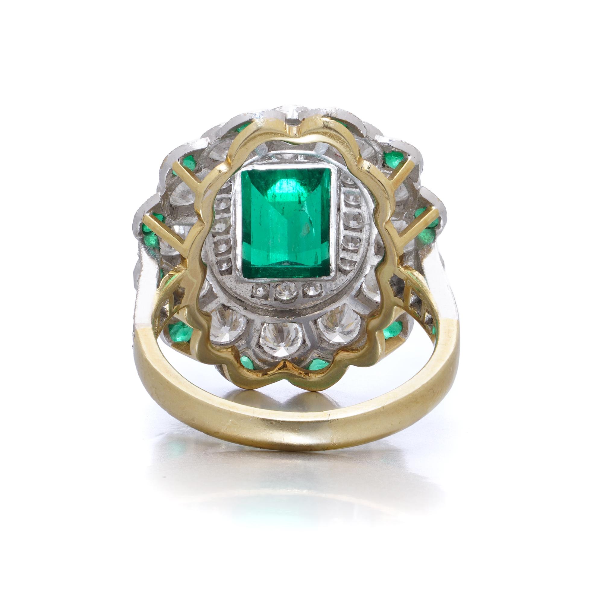 De las mujeres Anillo Racimo de Esmeraldas y Diamantes de Oro de 18 Quilates en venta