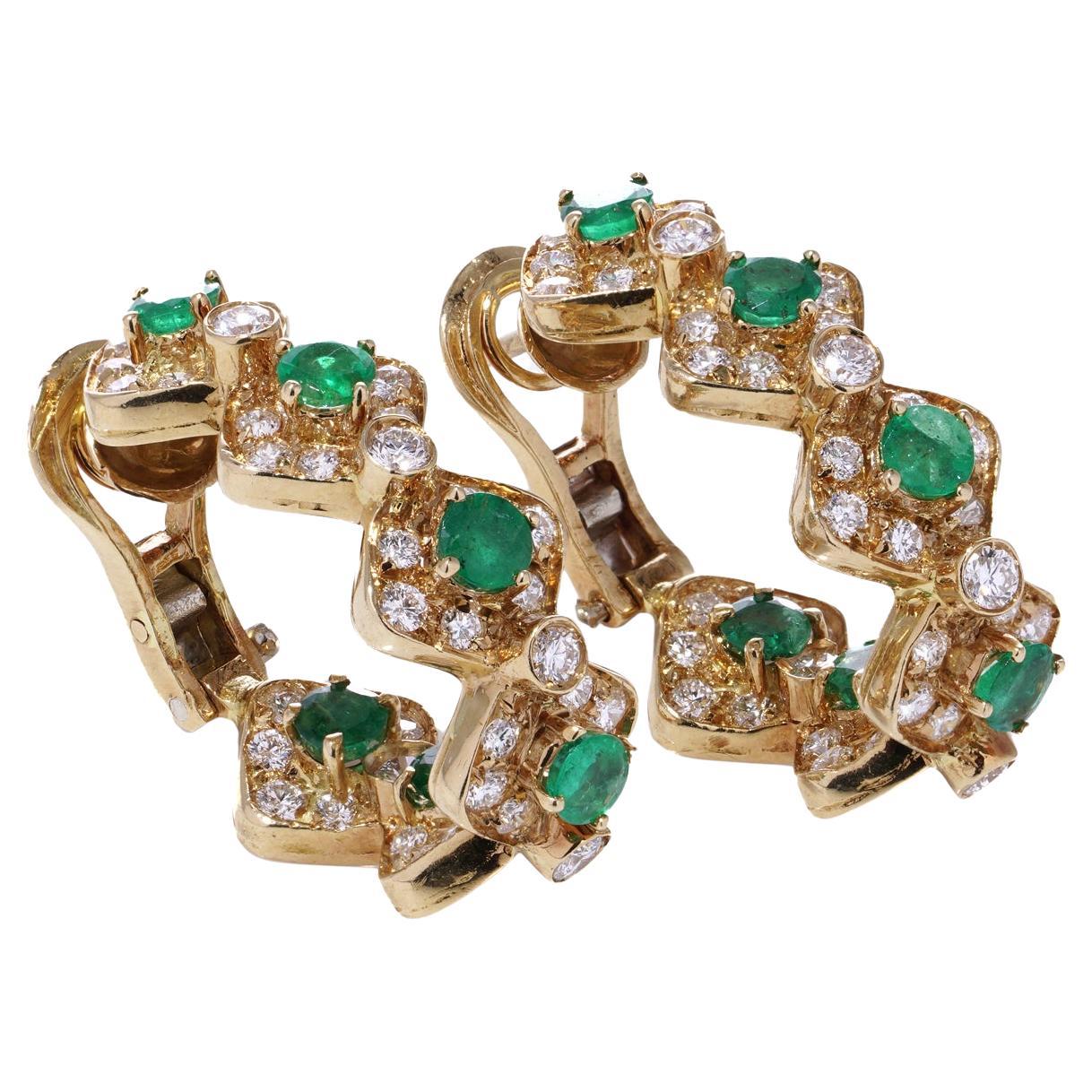 pendientes de clip de oro de 18 kt con esmeralda y diamante