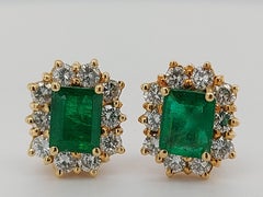 18kt Gold Emerald Earrings with Diamonds