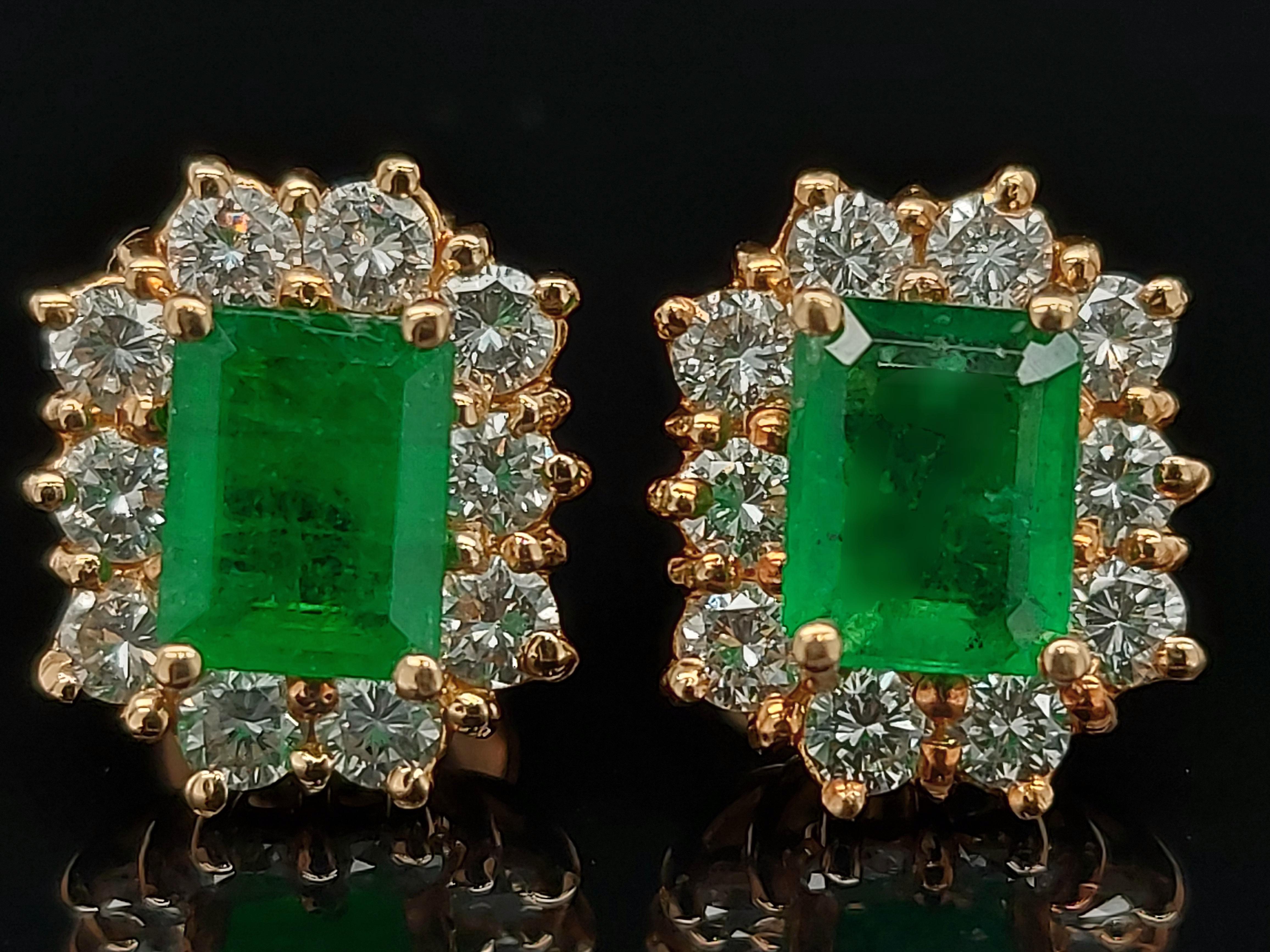 Contemporary 18kt Gold Emerald Earrings with Diamonds For Sale