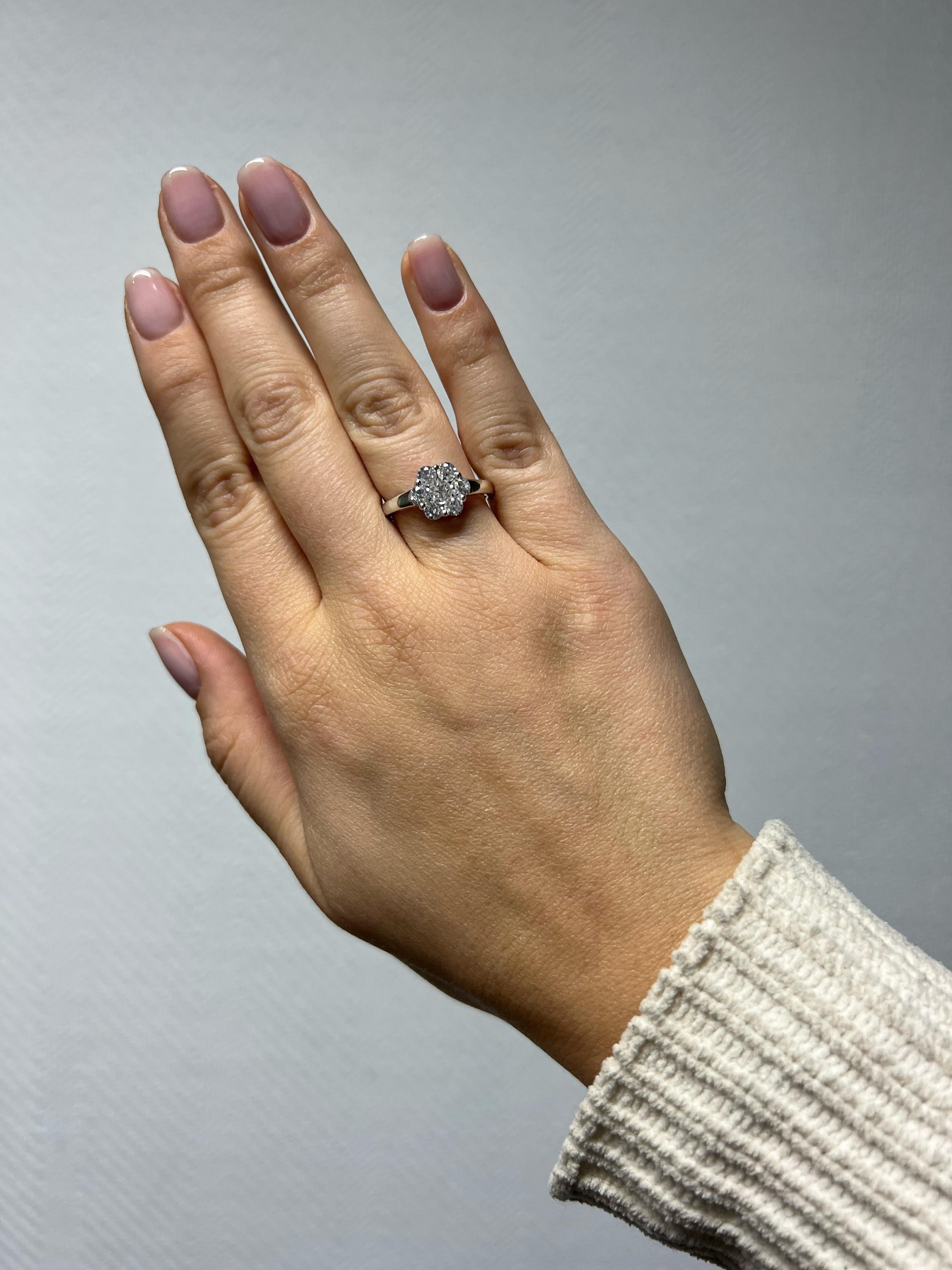cluster diamond engagement rings