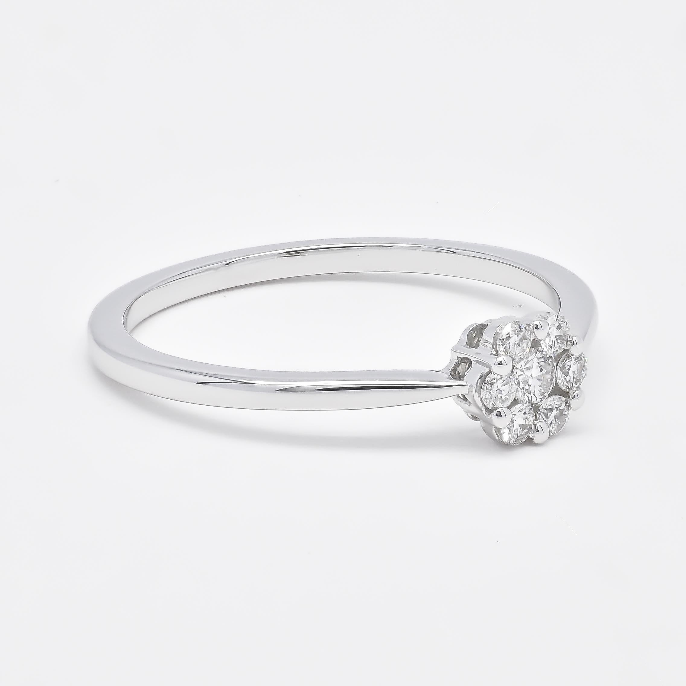 Minimalist simple cluster set diamond white ring perfect for everyday wear or a gifting item!


Metal: 18kt White Gold 
Gemstone: Natural Diamonds
Shape: Round Brilliant
Total Carat Weight: 0.16ct
Number of Gemstones: 7
Setting Style: