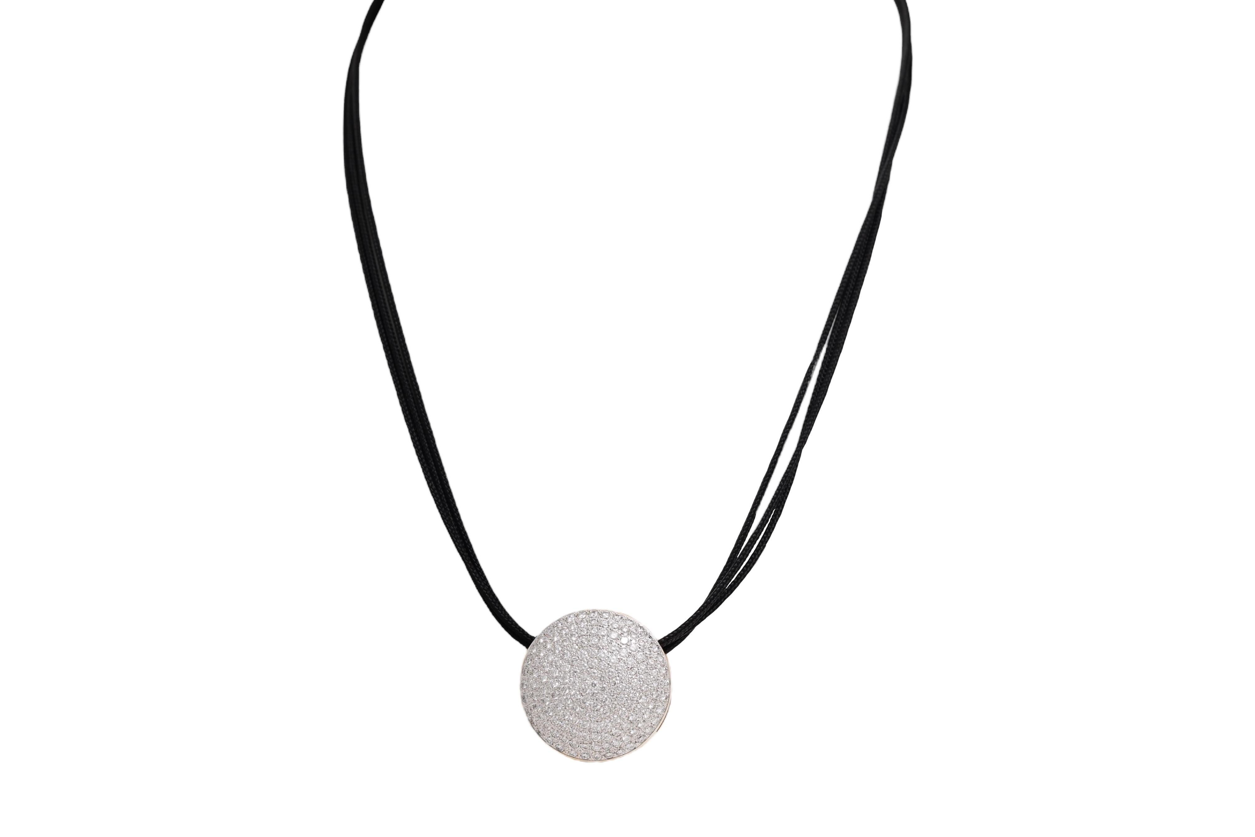 18Kt Gold Full Pavé Diamonds Necklace / Pendant For Sale 2