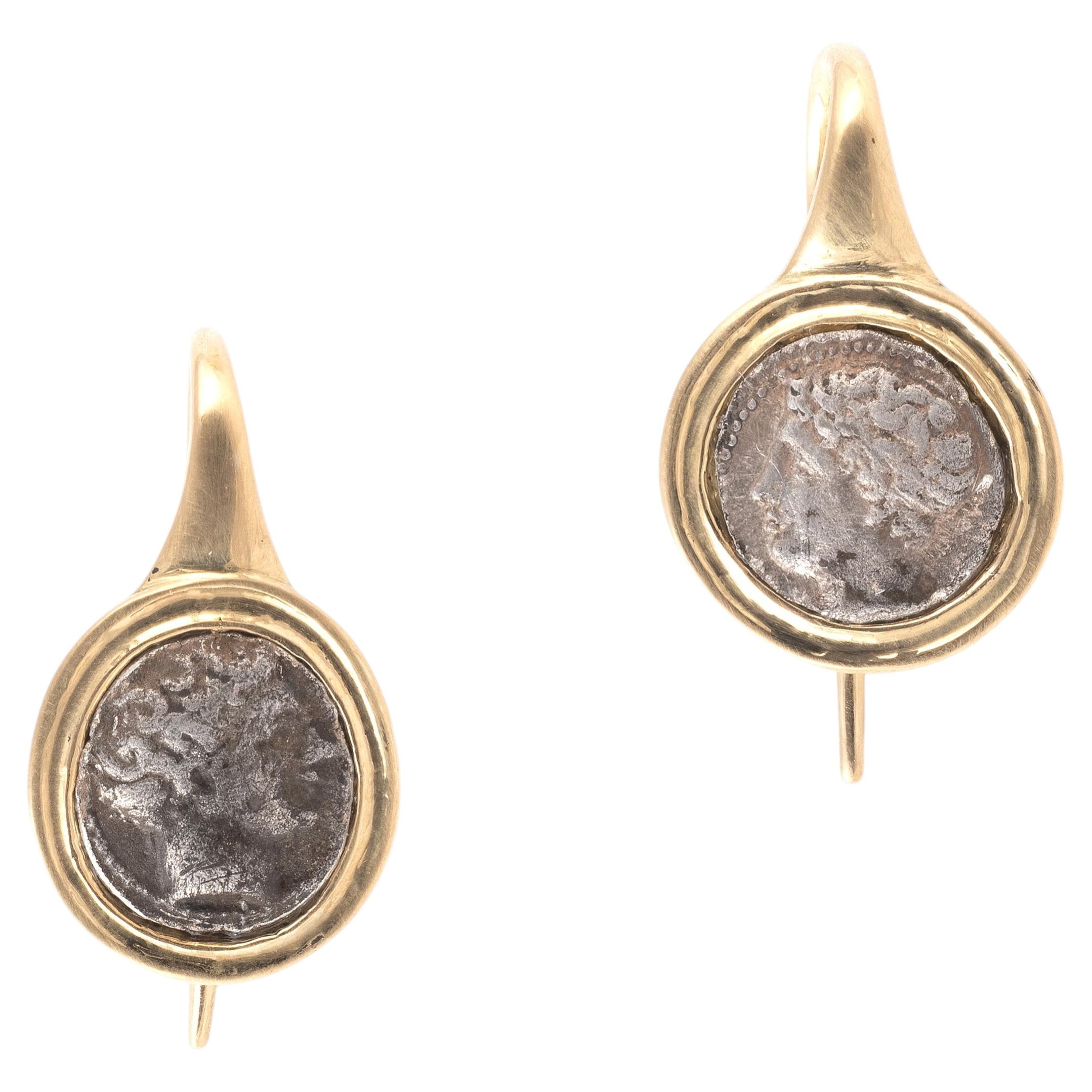 Orecchini di monete d'argento con profilo femminile Massalia in oro 18kt, circa 350-220 a.C.