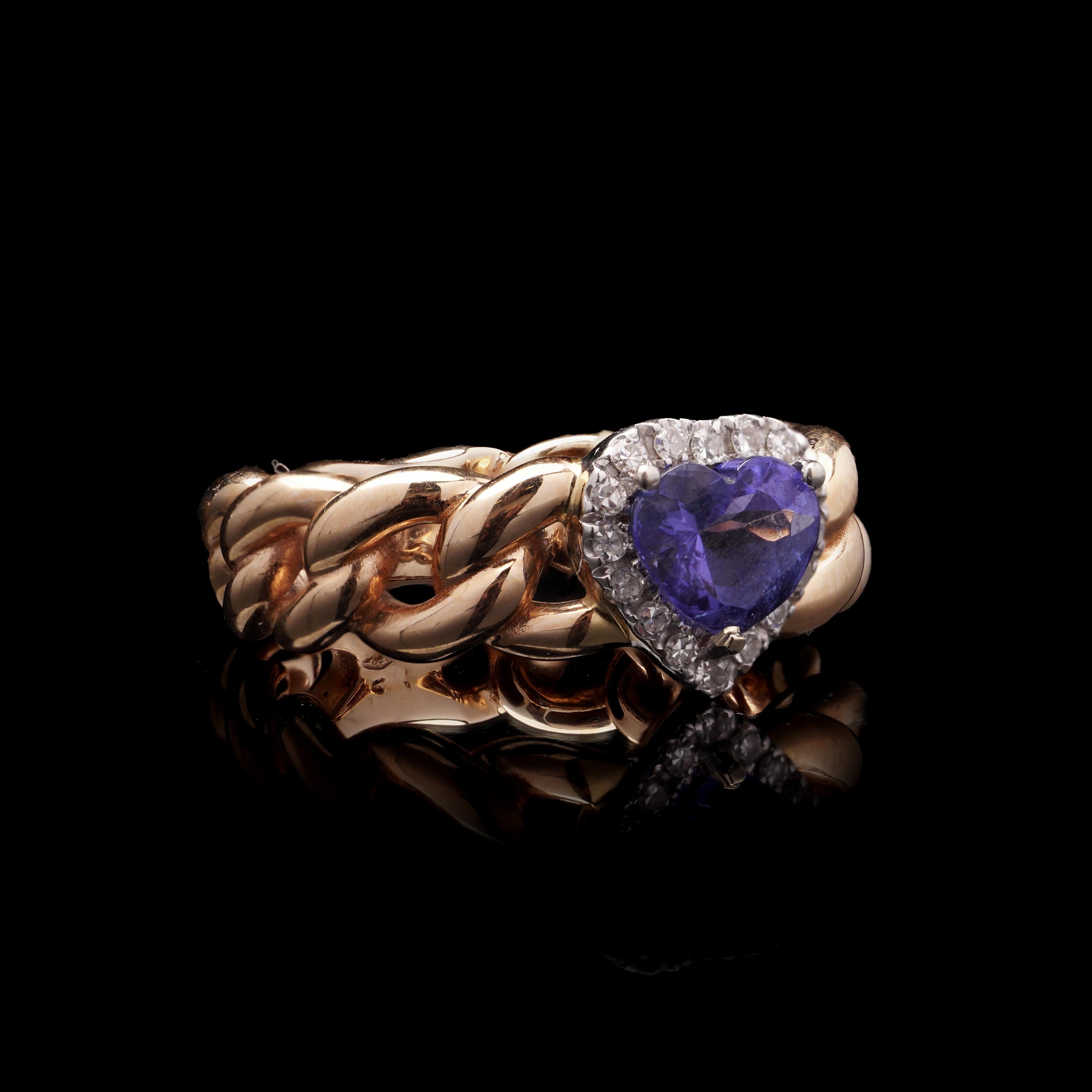 Heart Cut 18kt Gold Heart-Shaped Tanzanite and Diamond Chain Link Ring For Sale