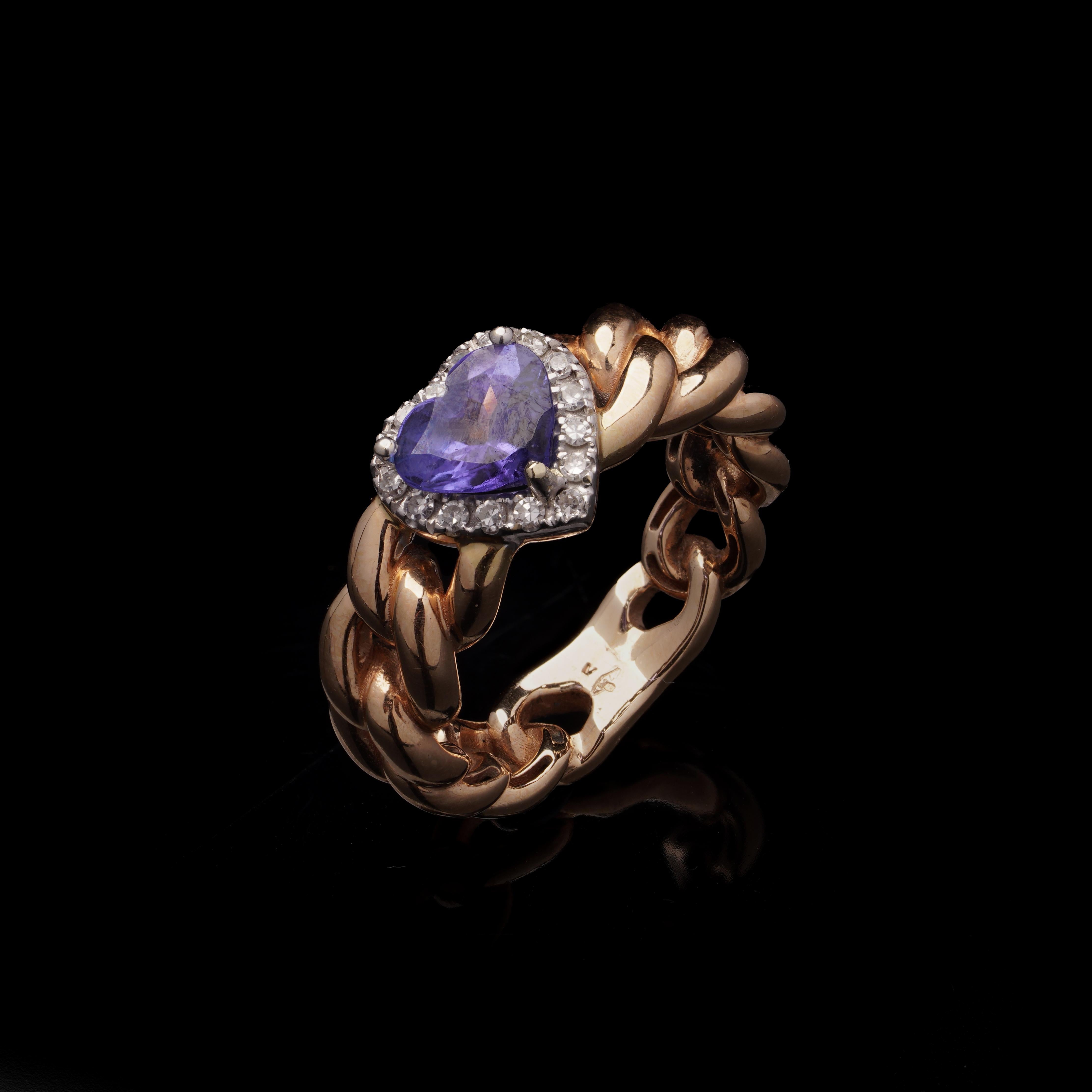 18kt Gold Heart-Shaped Tanzanite and Diamond Chain Link Ring For Sale 2