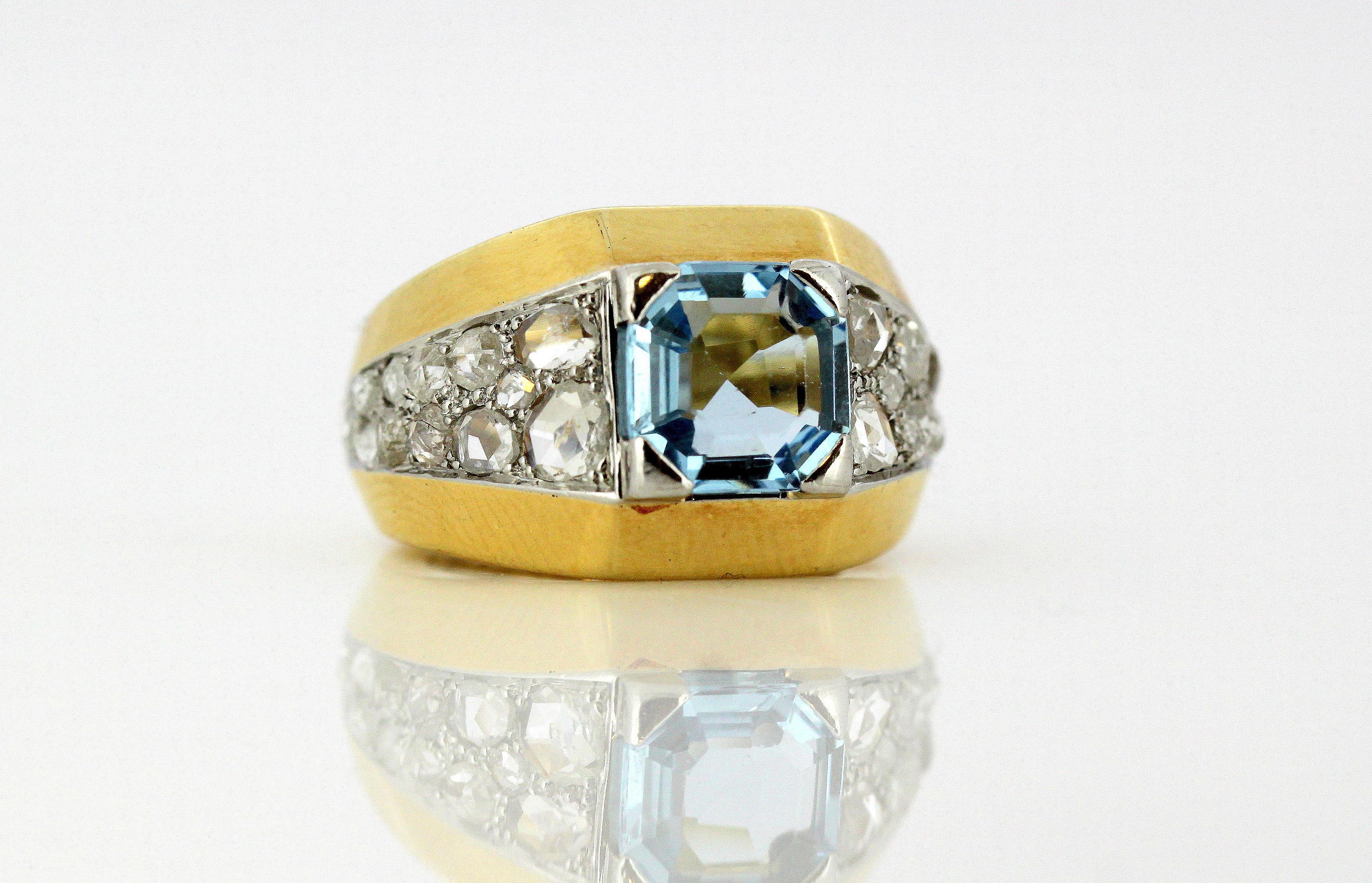 18 Karat Gold Ladies Ring with Aquamarine and Diamonds, circa 1940s 7