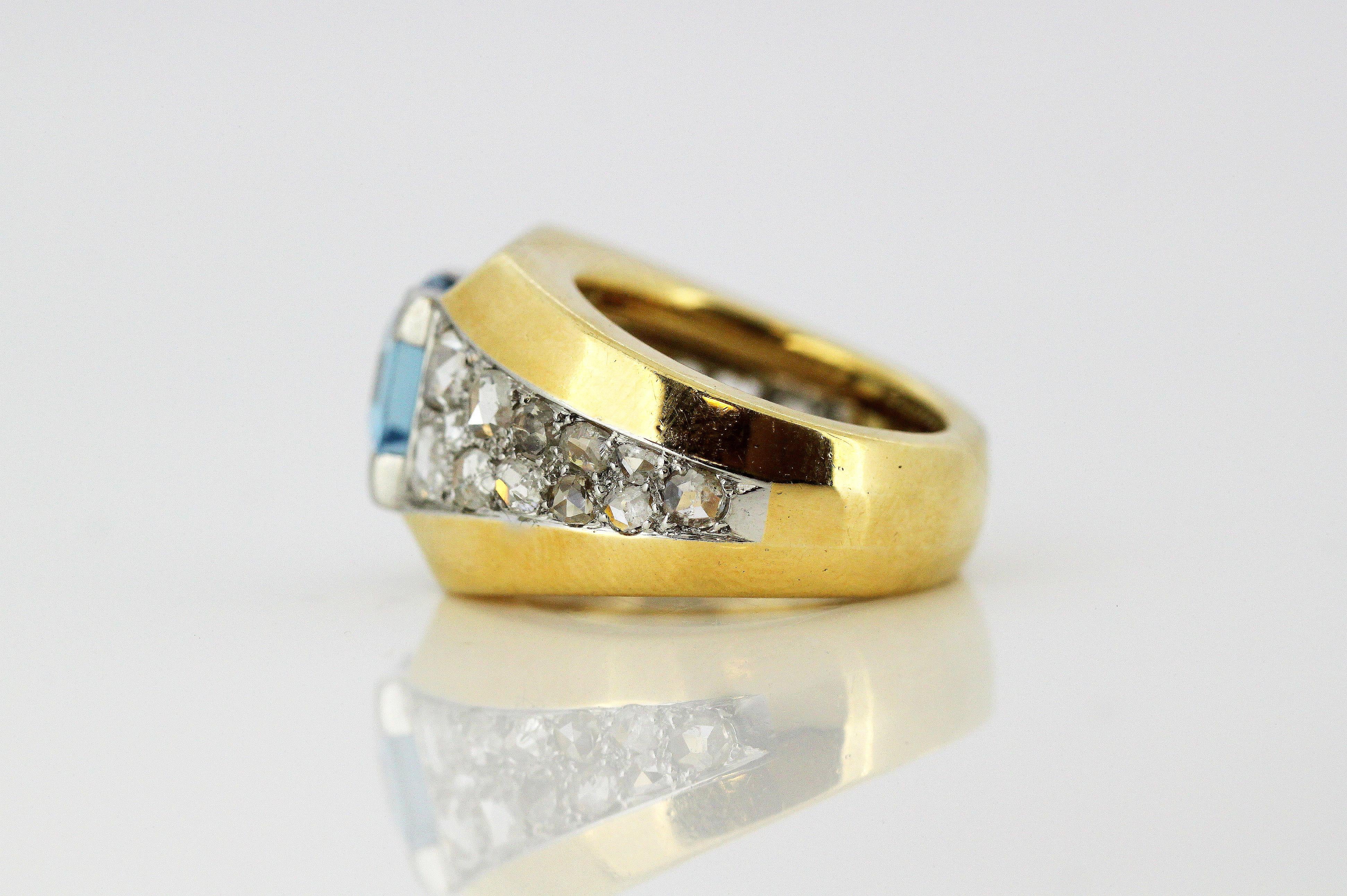 18 Karat Gold Ladies Ring with Aquamarine and Diamonds, circa 1940s 3