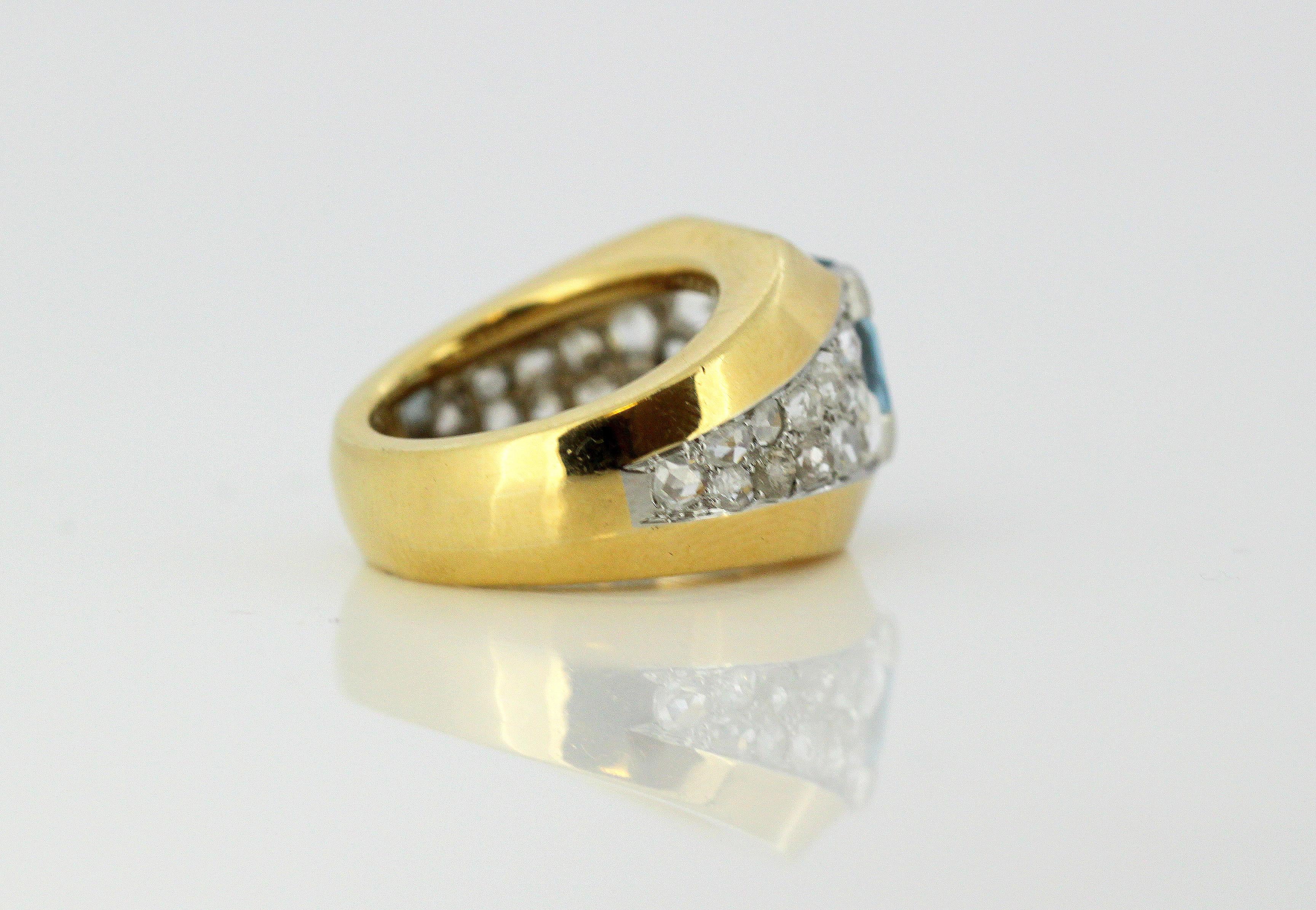 18 Karat Gold Ladies Ring with Aquamarine and Diamonds, circa 1940s 5