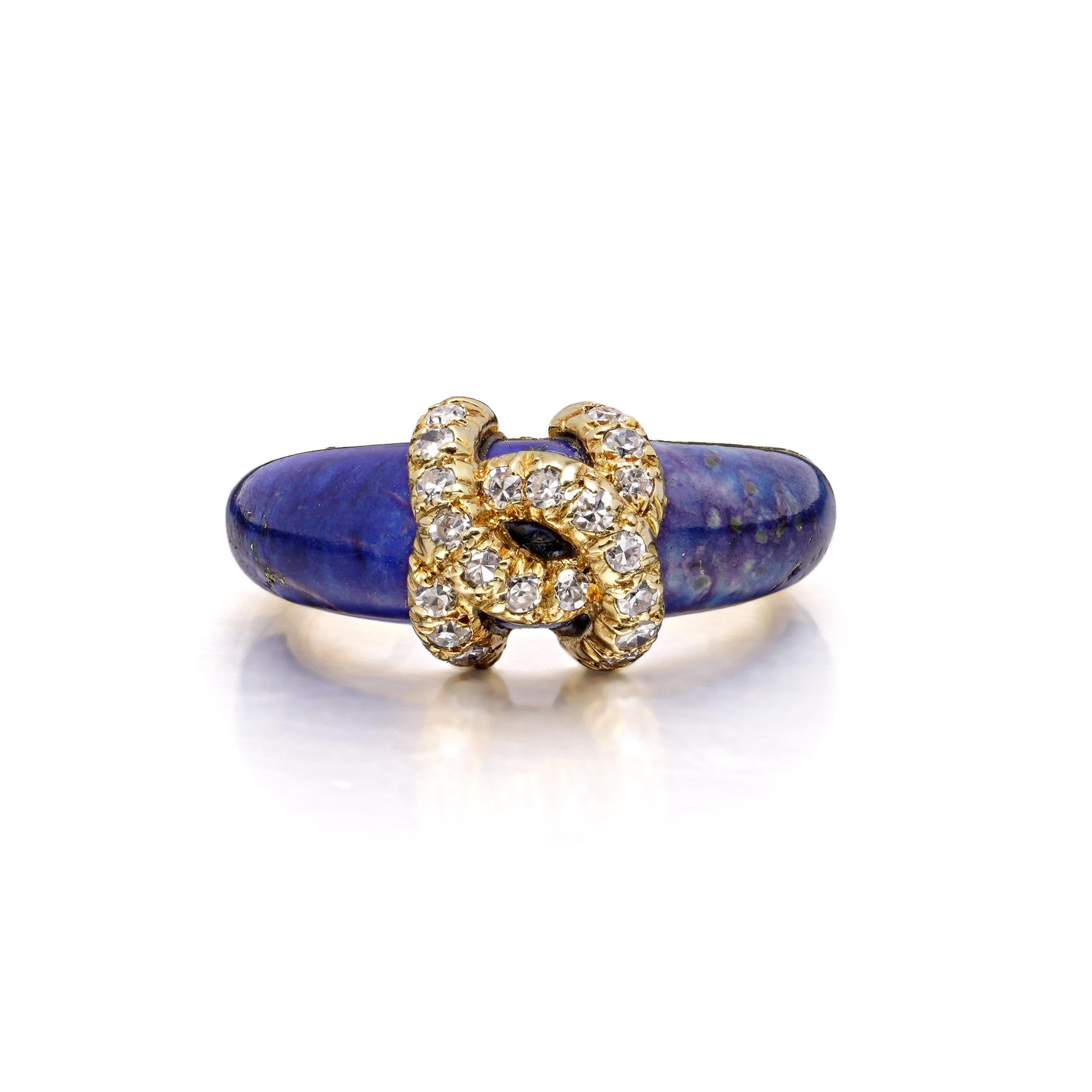 Taille brillant 18kt  Bague logo double C en or, lapis-lazuli et diamants en vente