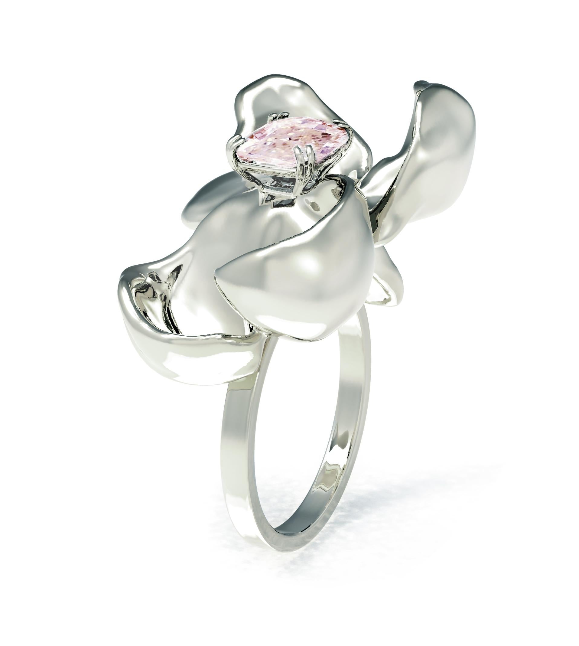 Artiste Bague de fiançailles Magnolia en or 18 carats, diamant rose pourpre clair fantaisie en vente