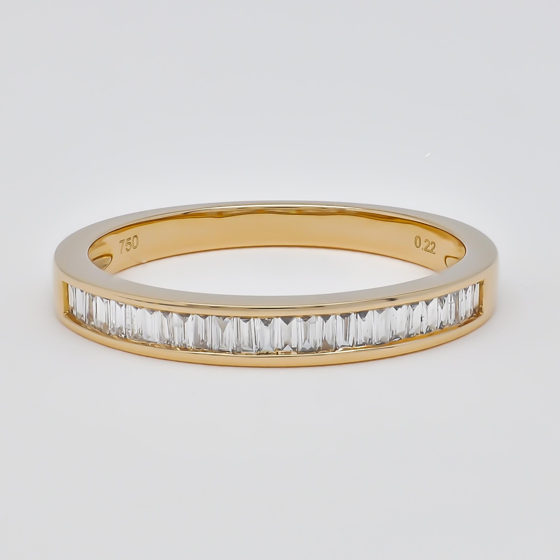 Alliance d'éternité en or 18 carats avec diamants baguettes naturels R043586RG en vente 2