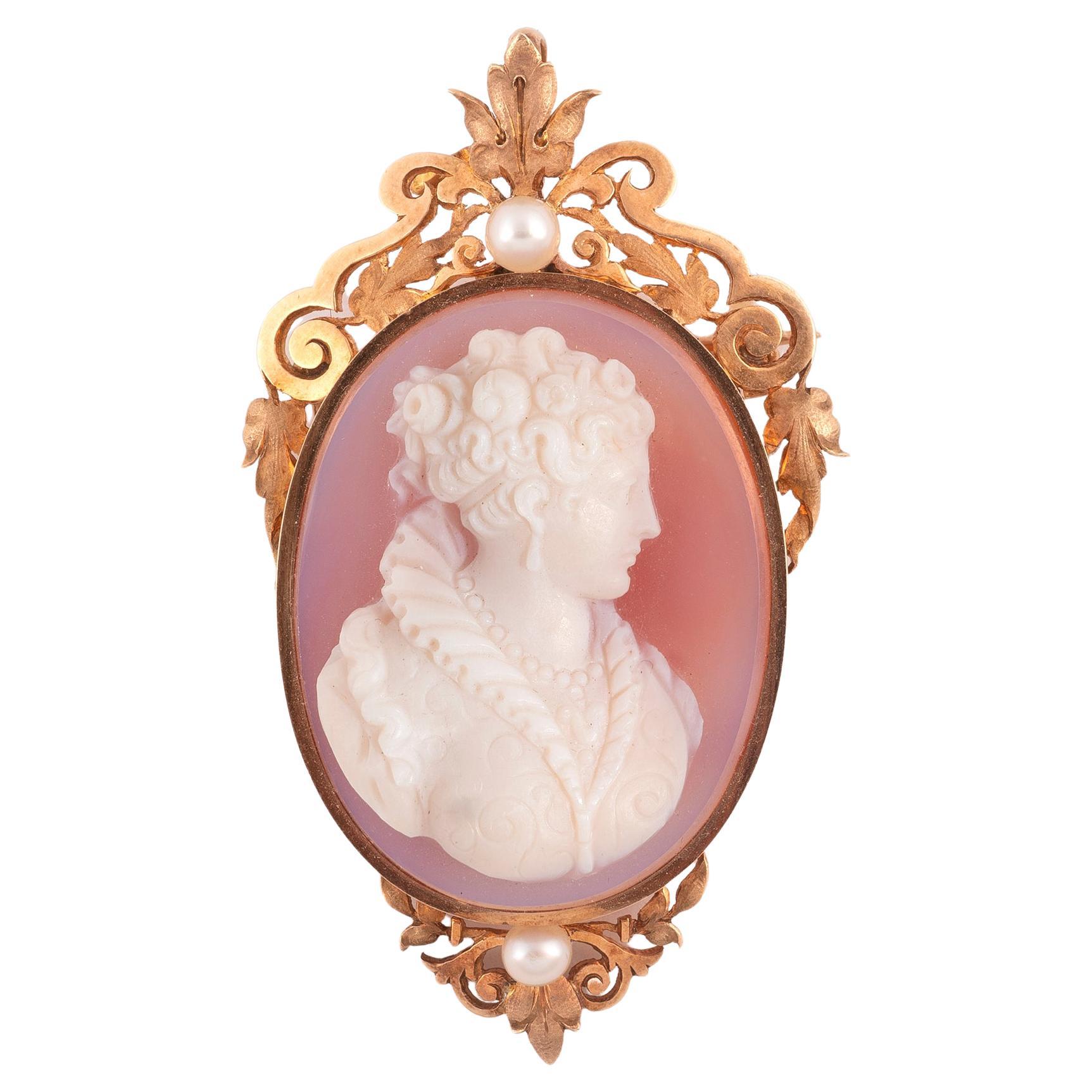 Ciondolo/spilla in oro 18kt con perle naturali e cammeo di agata