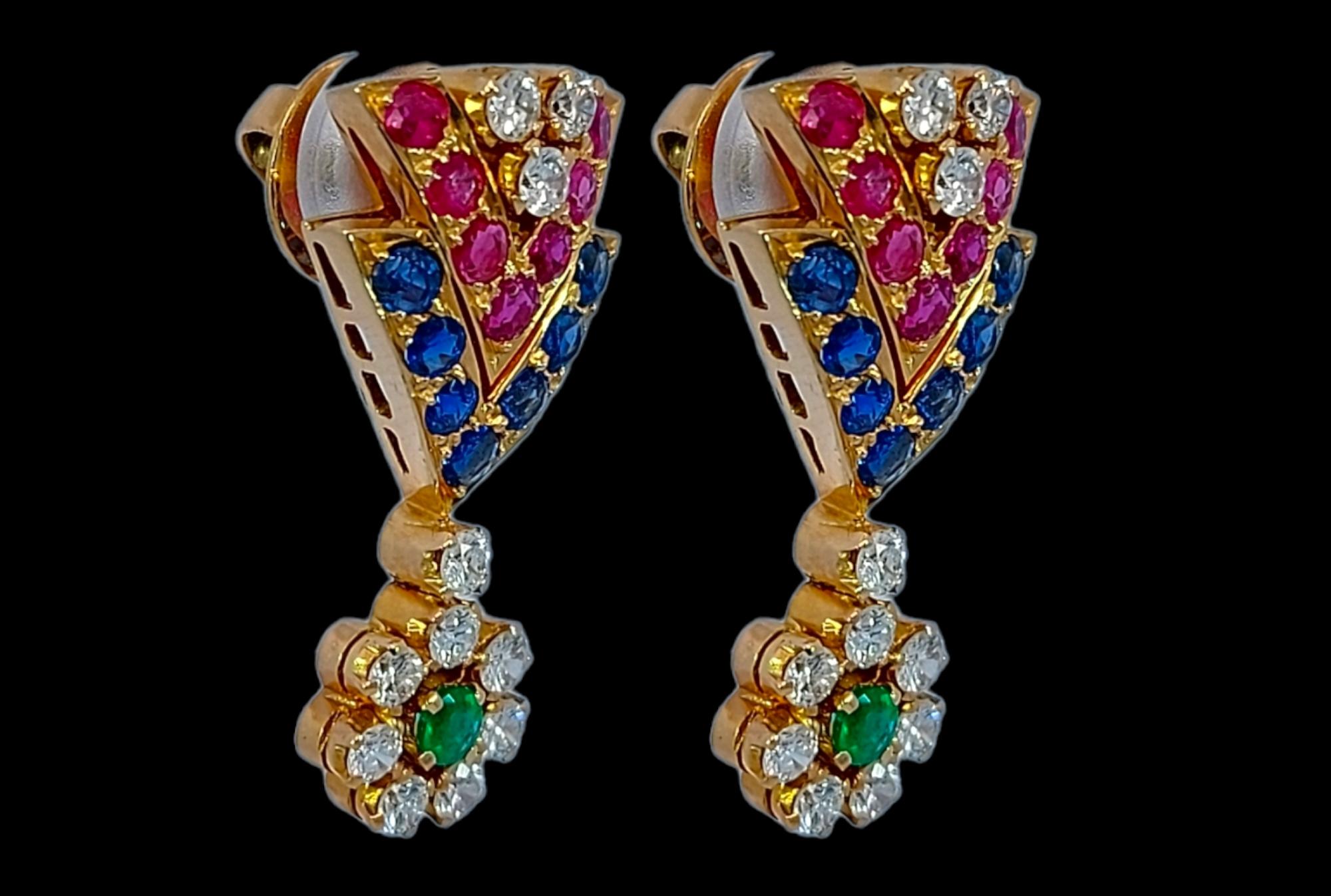  Collier, boucles d'oreilles, bracelet en or 18 carats, bague sertie de diamants et pierres précieuses Excellent état - En vente à Antwerp, BE