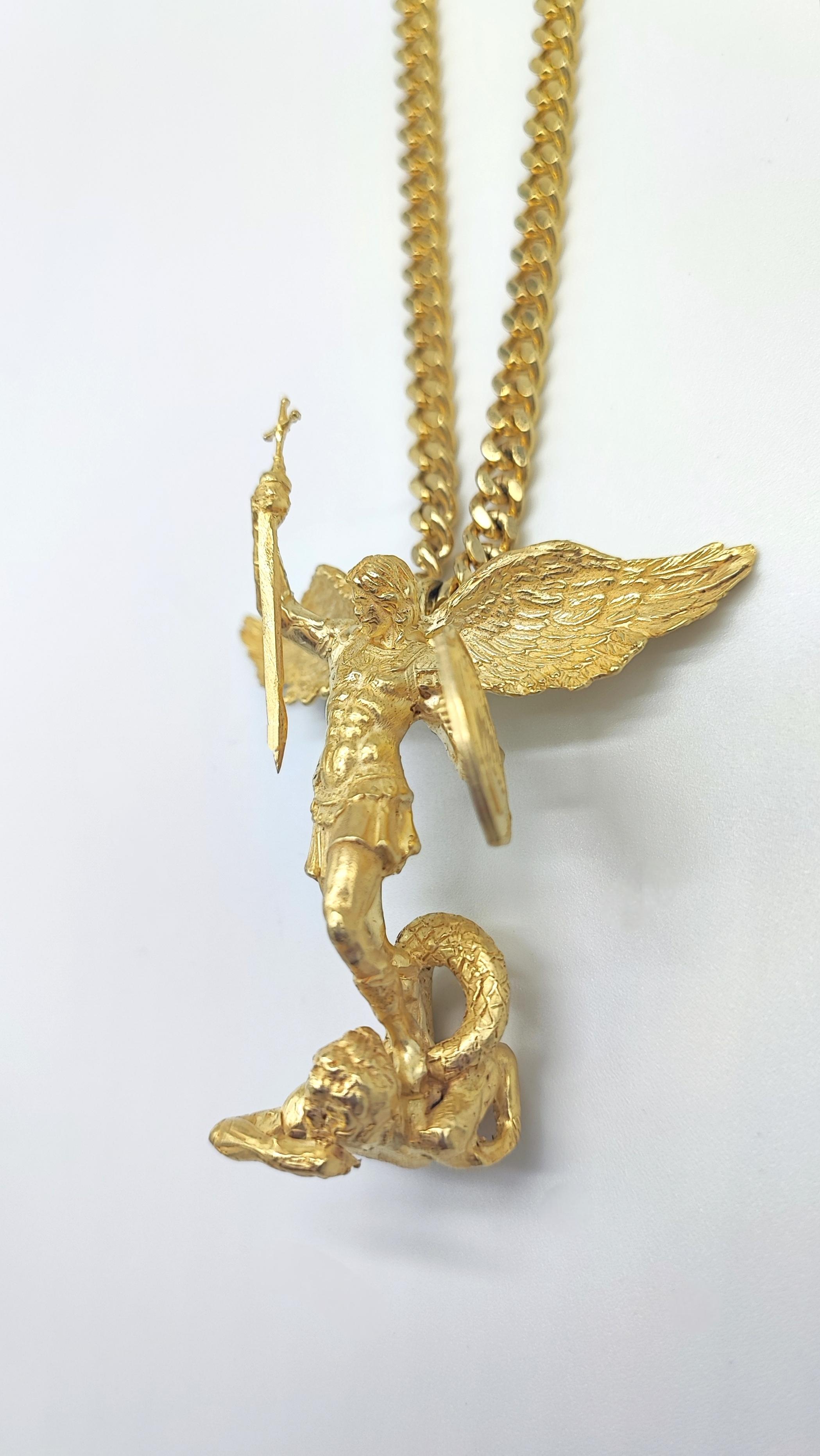 18kt Gold Necklace Saint Michael the Archangel For Sale 1