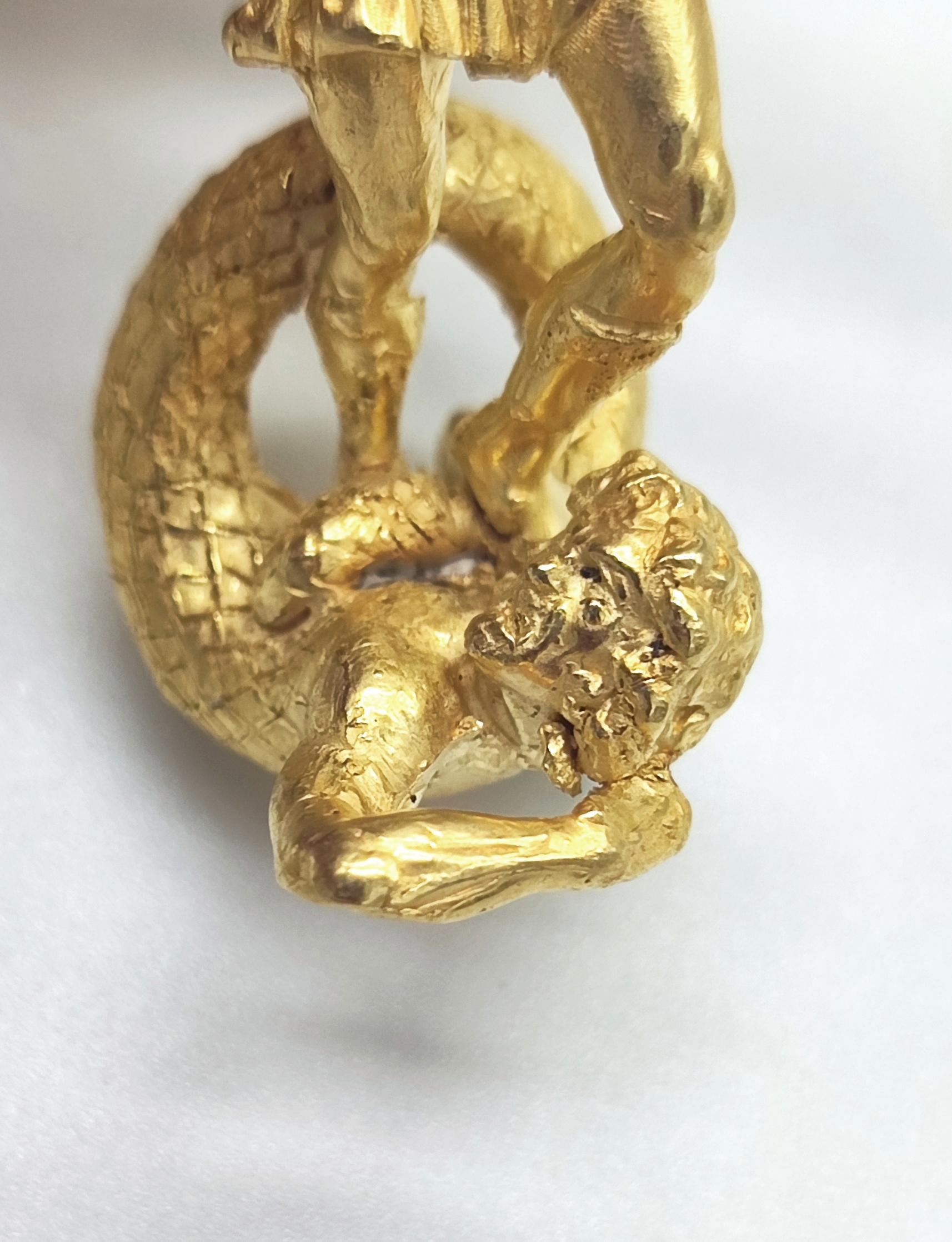 18kt Gold Necklace Saint Michael the Archangel For Sale 3