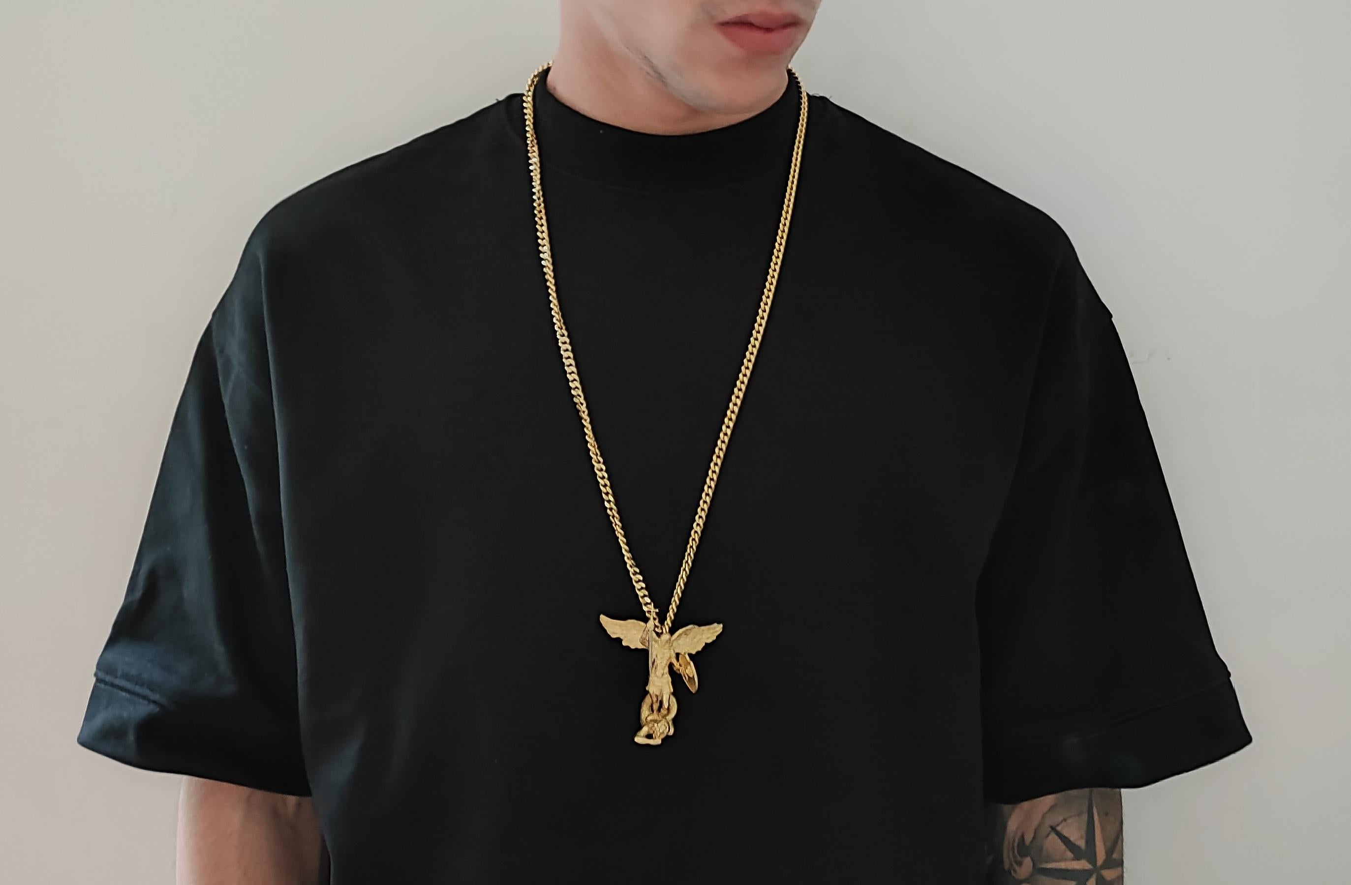 18kt Gold Necklace Saint Michael the Archangel For Sale 4
