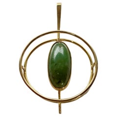 18kt Gold Nephrite Cabochon Jade Circle Pendant