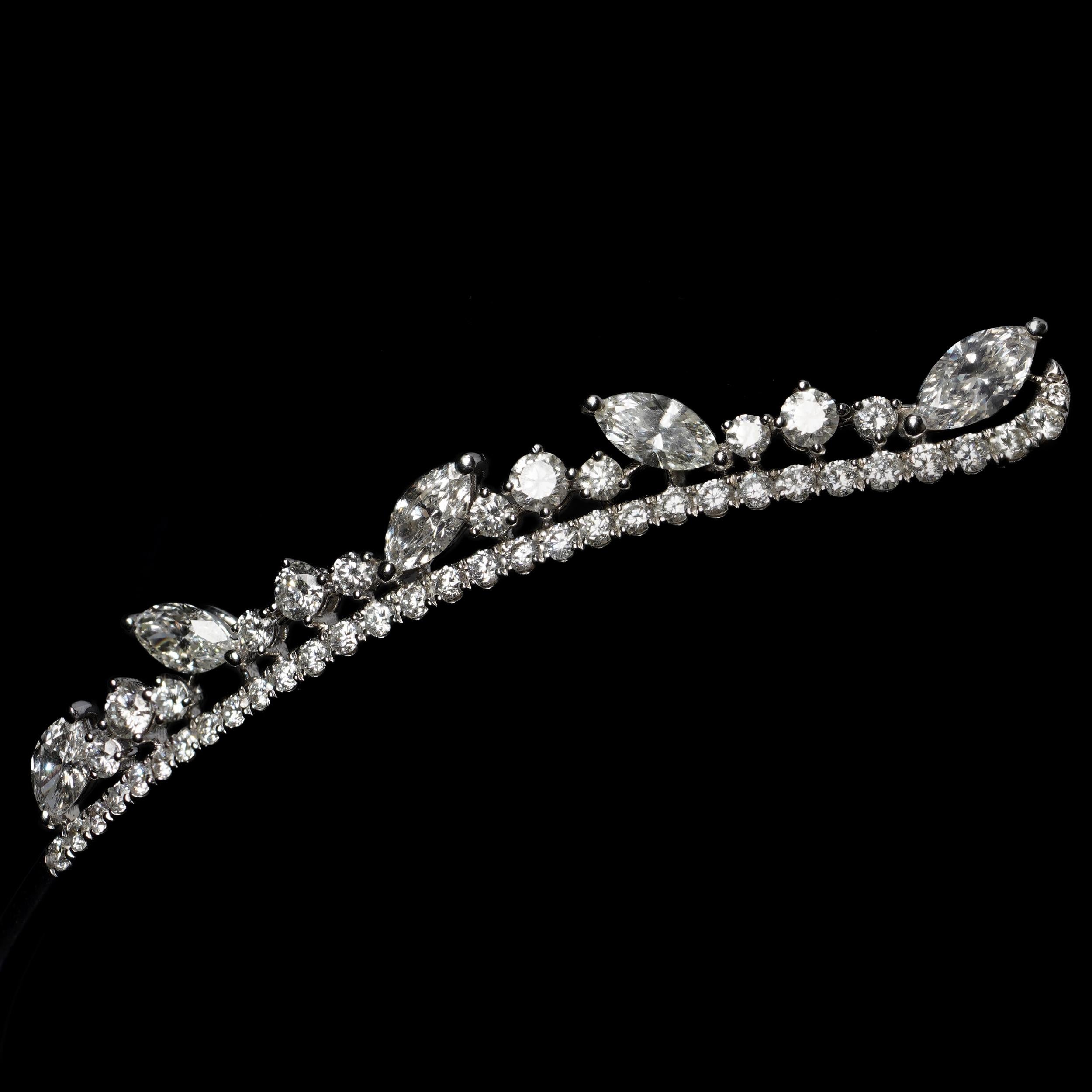 Taglio rotondo Girocollo/tiara aperta in oro 18kt con diamanti Marquise e Brillianti rotondi in vendita