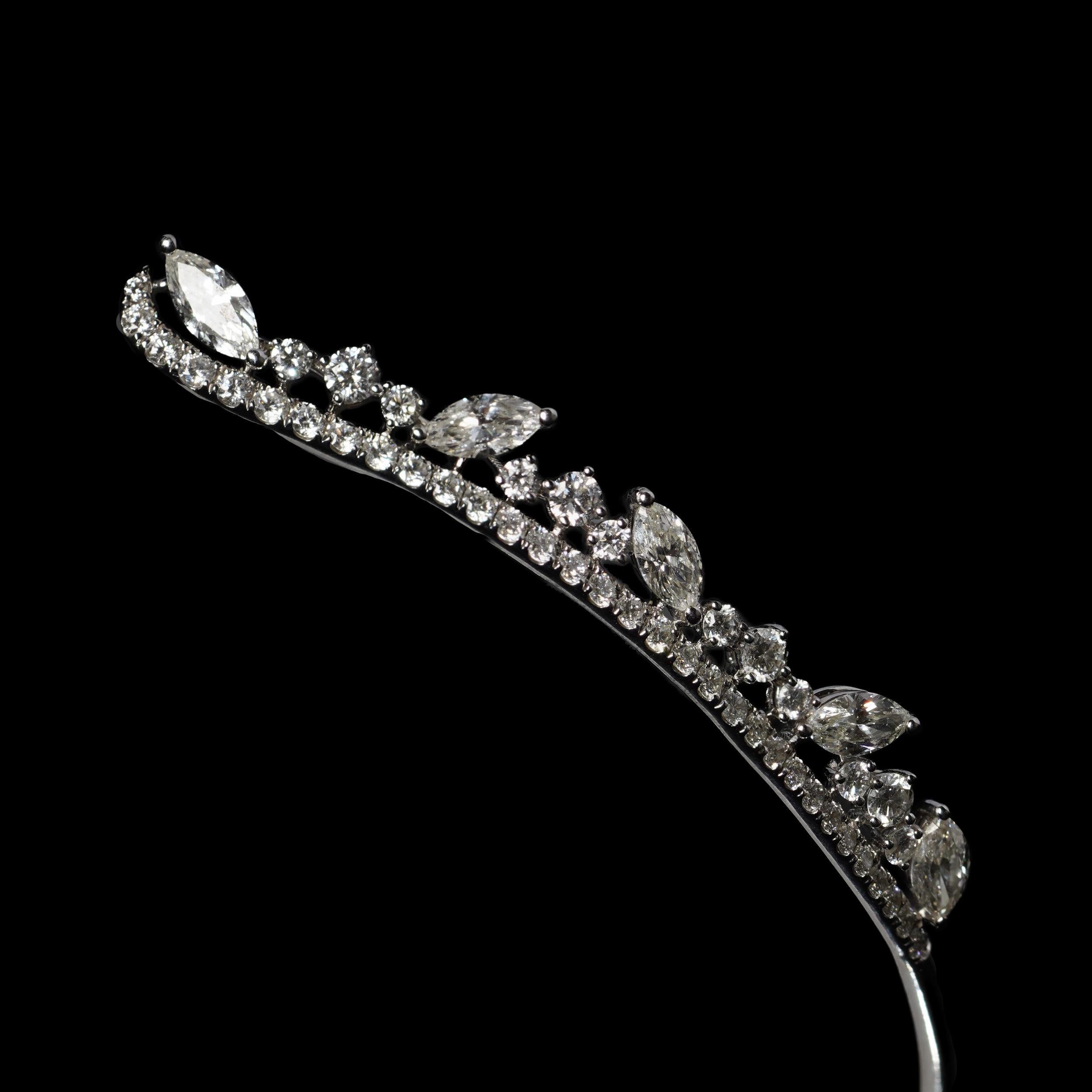 Donna Girocollo/tiara aperta in oro 18kt con diamanti Marquise e Brillianti rotondi in vendita