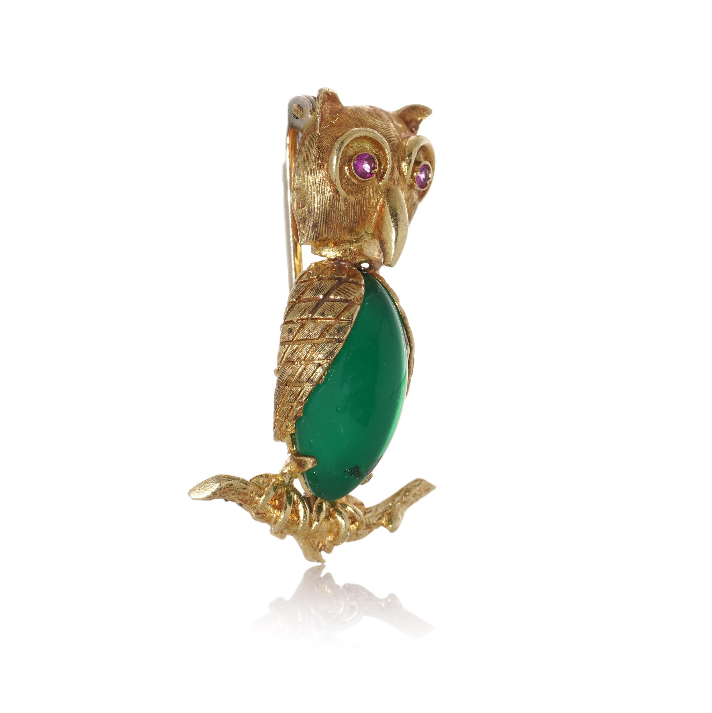 18kt gold owl brooch standing on a branch with coloured glass body and ruby eyes In Good Condition For Sale In Braintree, GB