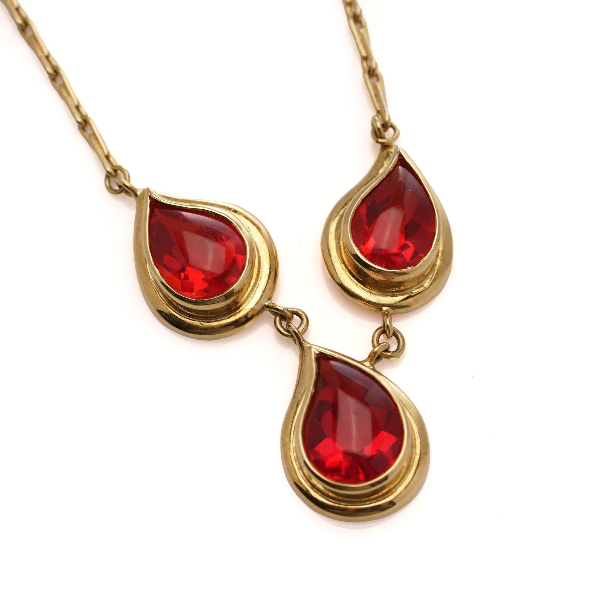 18kt gold pendant necklace featuring three tear-drop-shaped fire opals For Sale 2