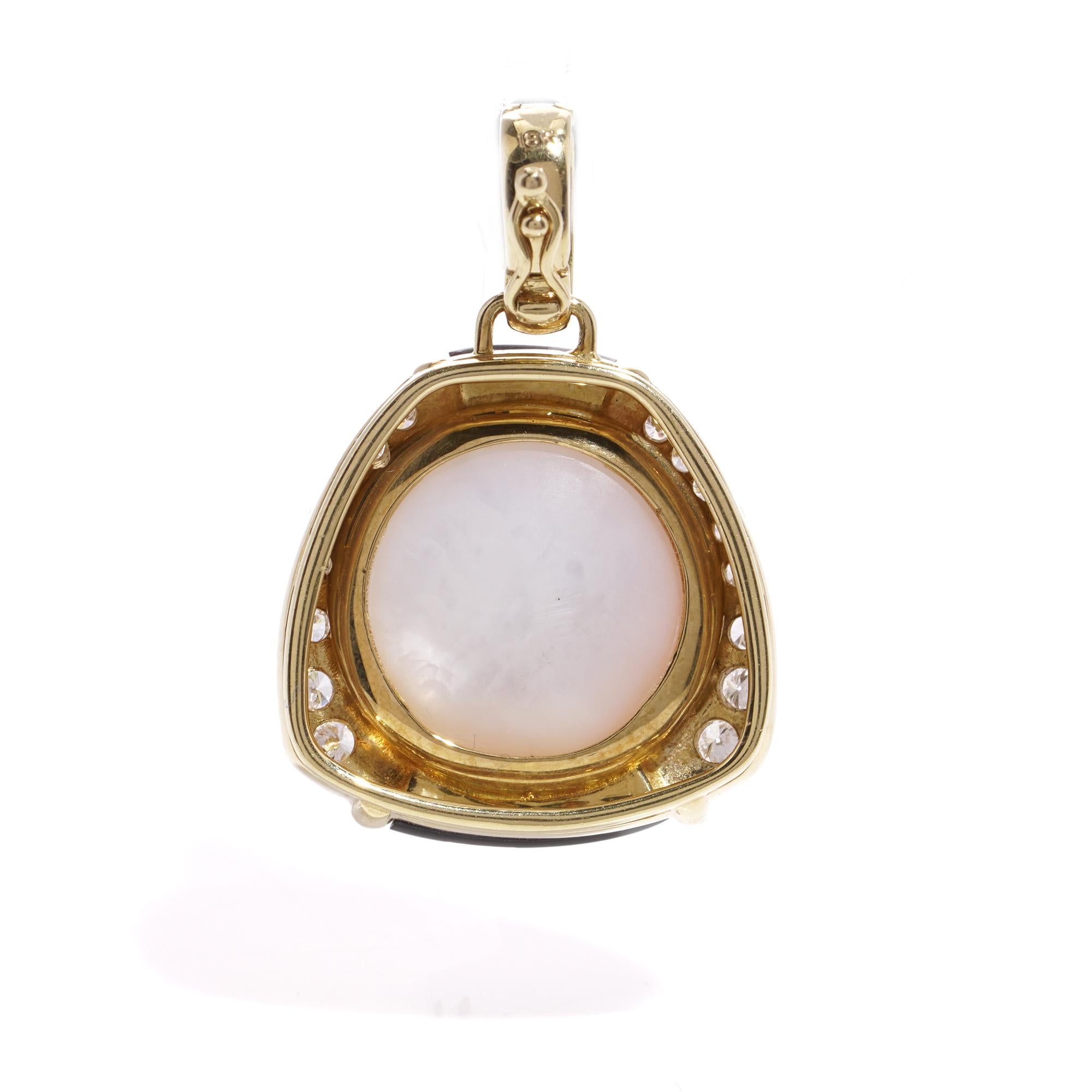18kt gold pendant with half of Akoya pearl, onyx, and 0.50 cts. of diamonds  For Sale 2