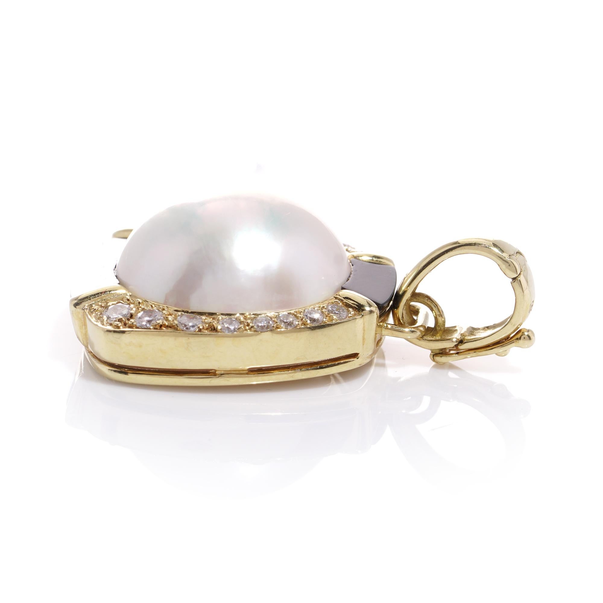 18kt gold pendant with half of Akoya pearl, onyx, and 0.50 cts. of diamonds  For Sale 3