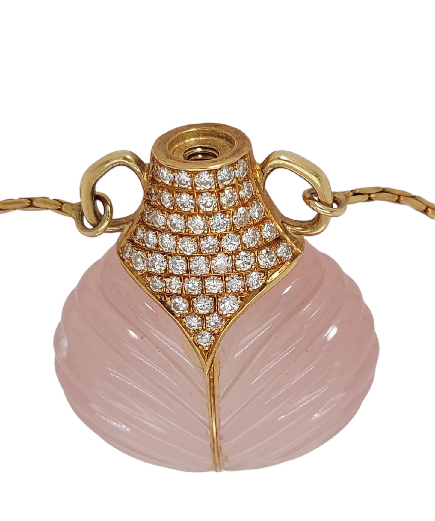 18kt Gold Perfume Flask 180ct Rose Quartz Gemstone to H.M.Sultan Qaboos Bin Said In Excellent Condition For Sale In Antwerp, BE