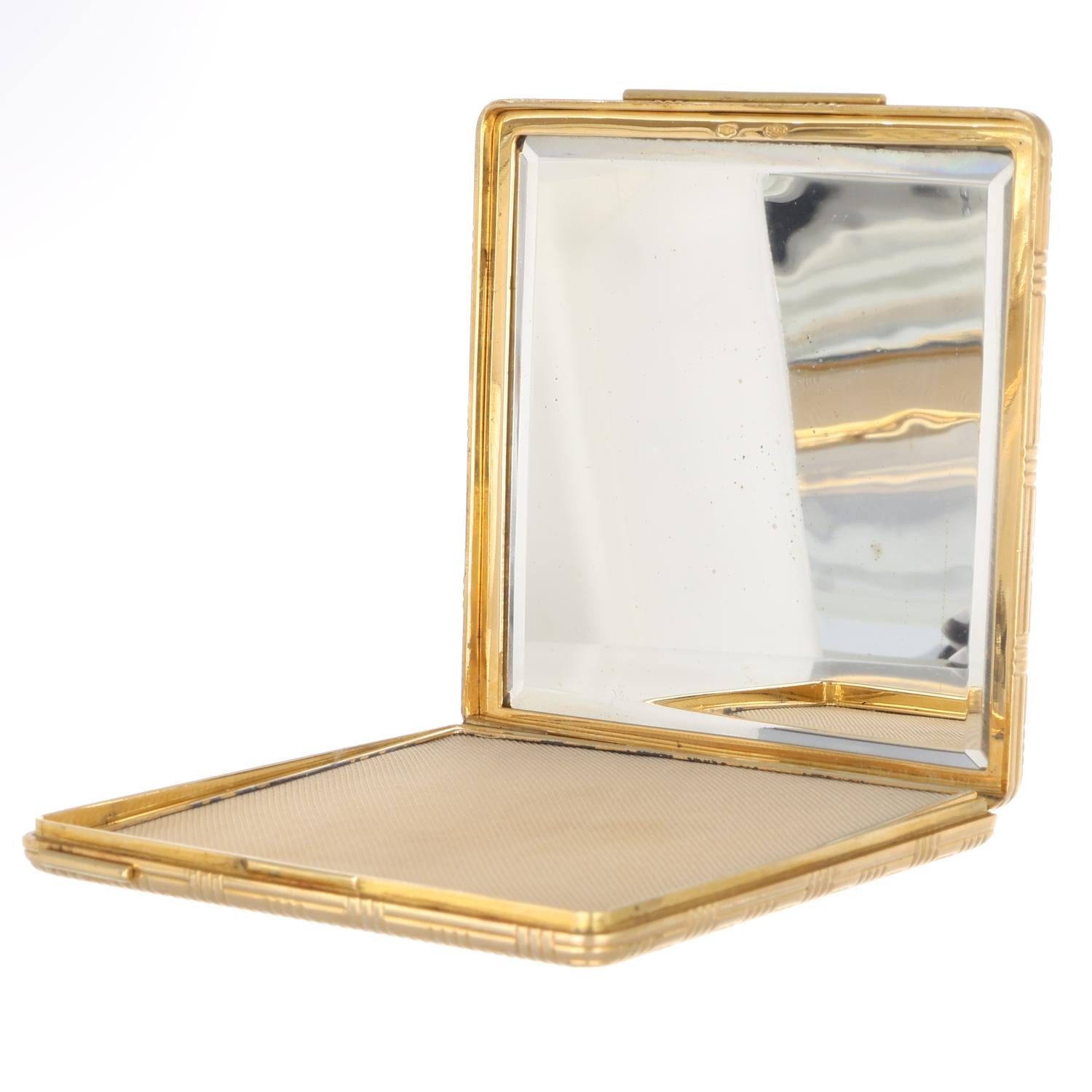 18Kt Gold Seltene kompakte Puderdose - Made in Italy 1970 circa - Geometrisches Muster für Damen oder Herren im Angebot